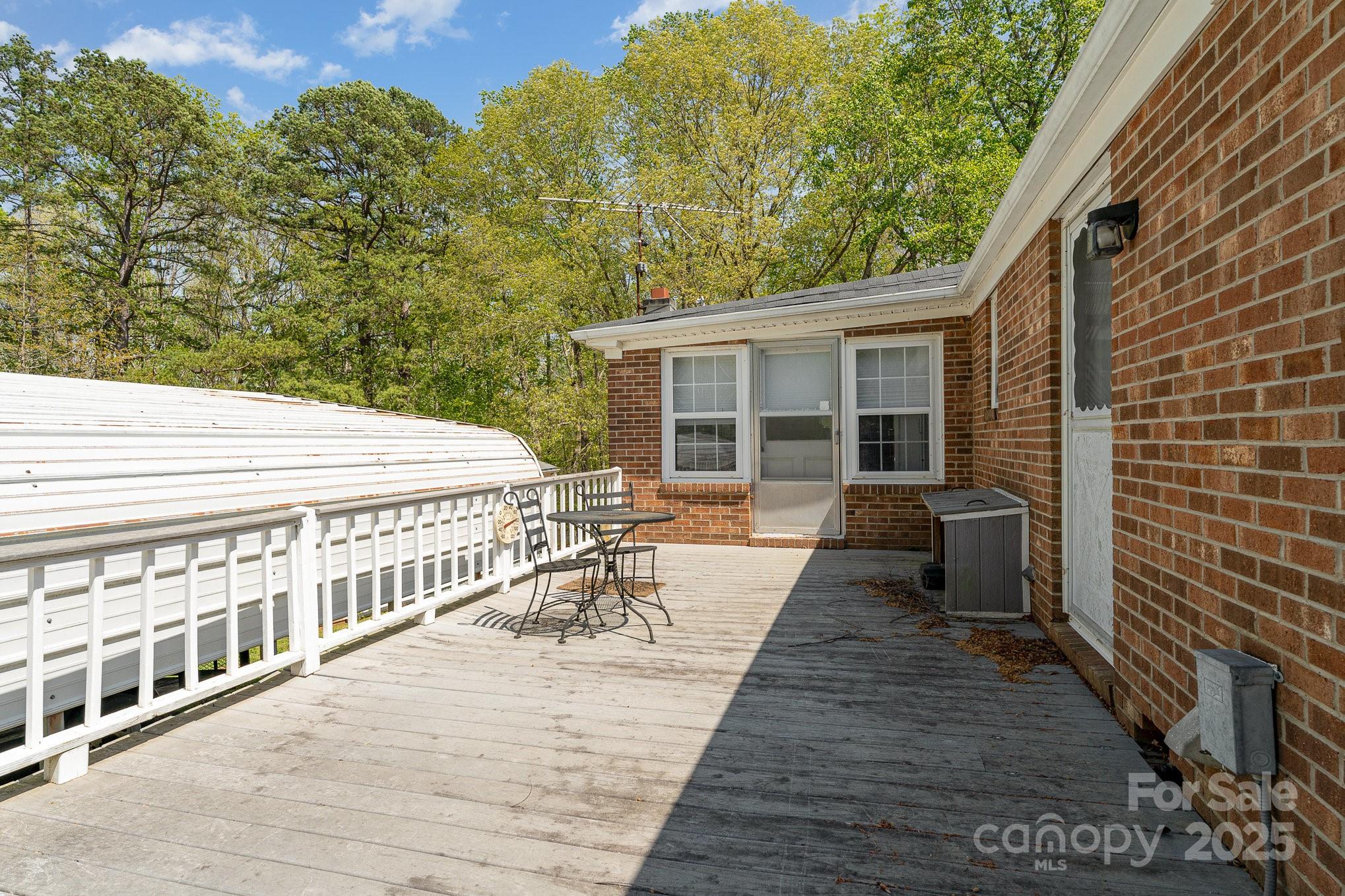 5013 Friendship Circle Road — East Bend