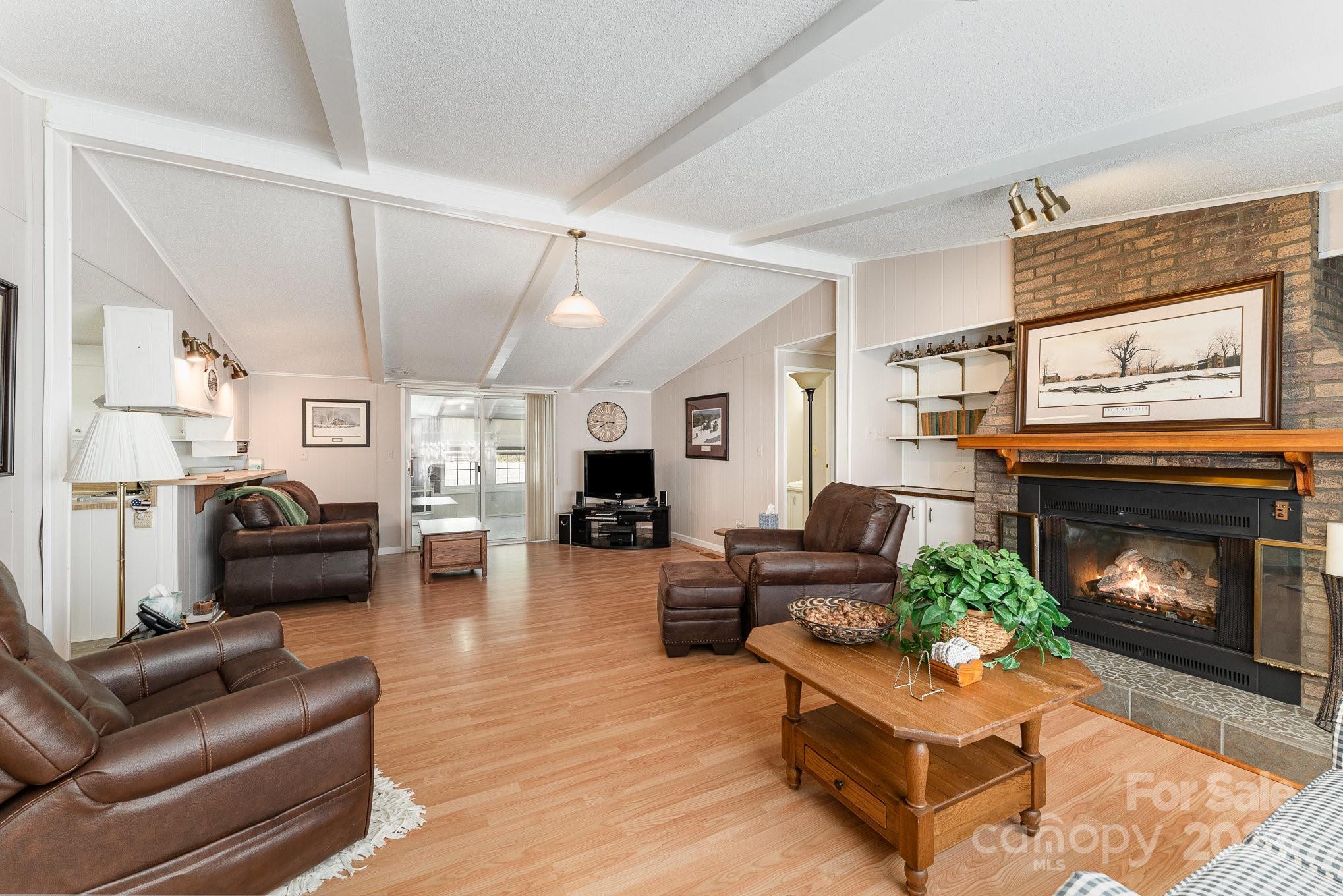 5013 Friendship Circle Road — East Bend