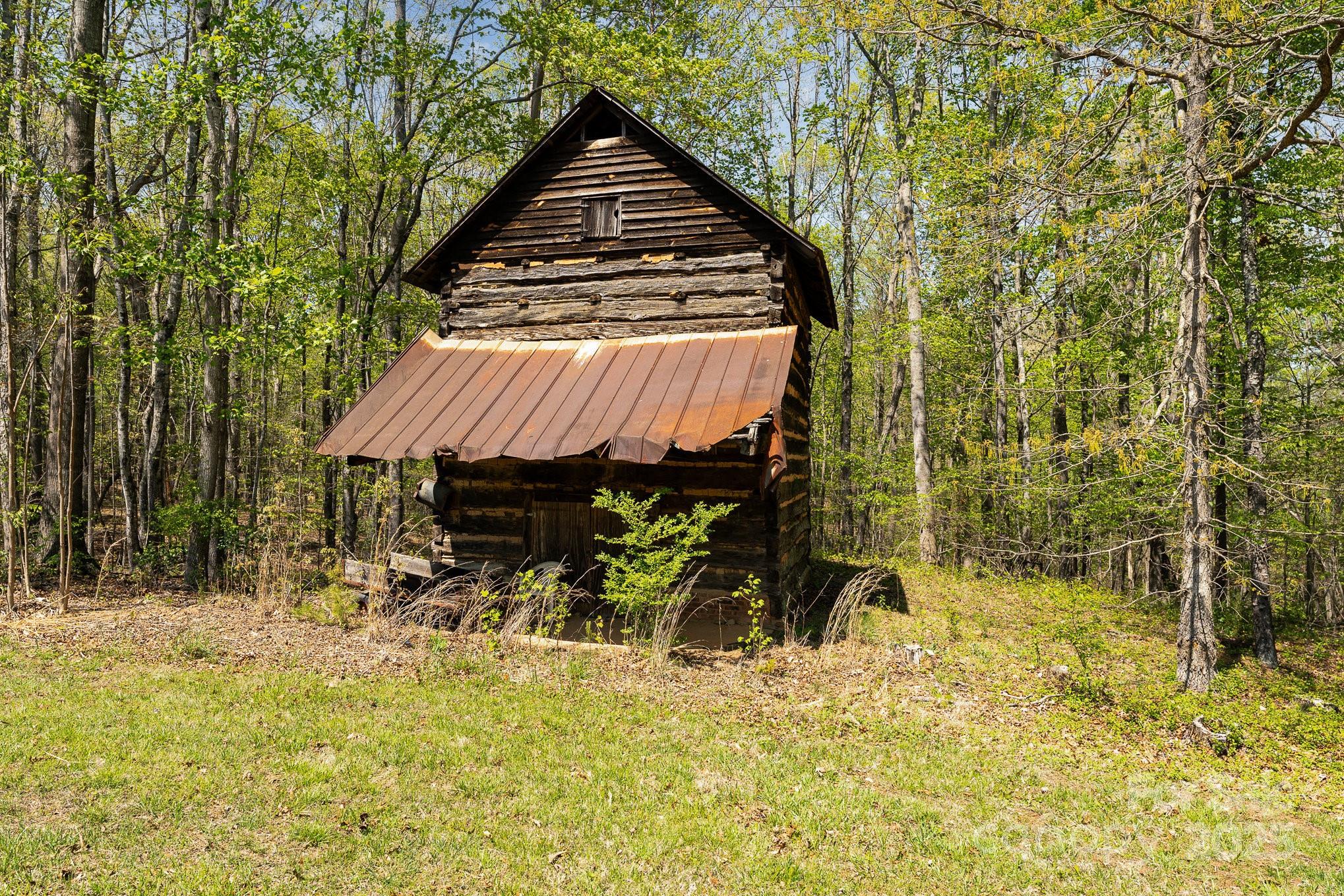 5013 Friendship Circle Road — East Bend