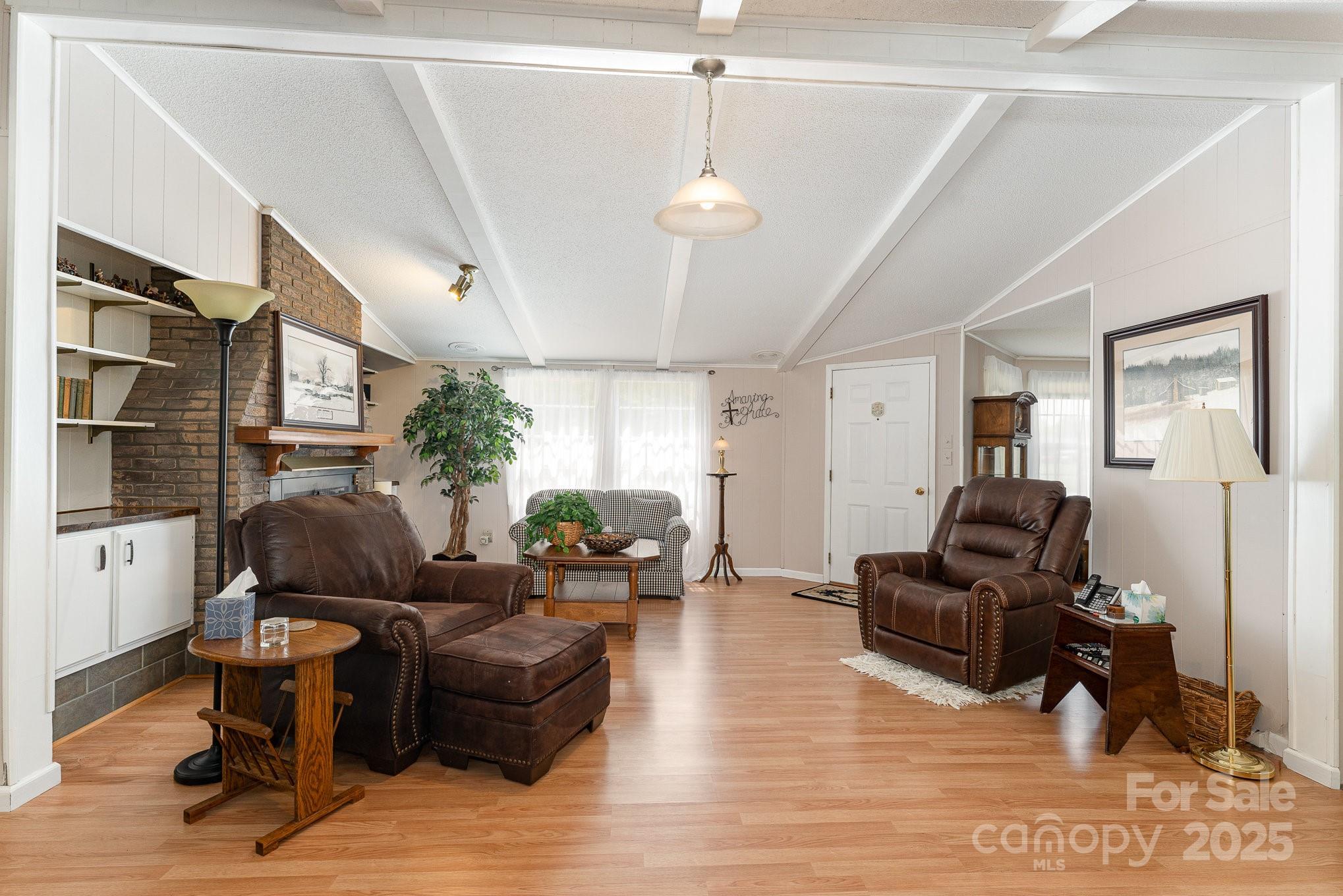 5013 Friendship Circle Road — East Bend