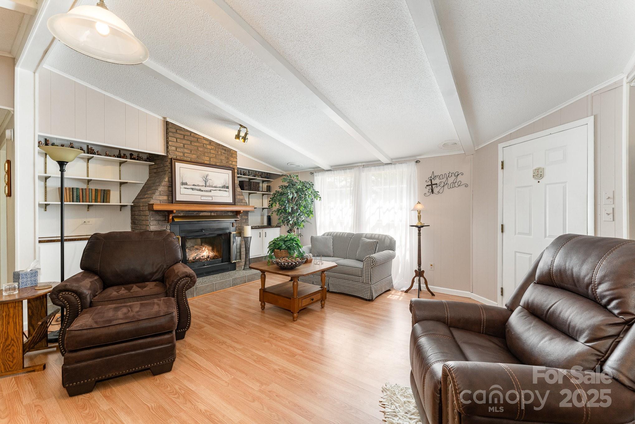 5013 Friendship Circle Road — East Bend