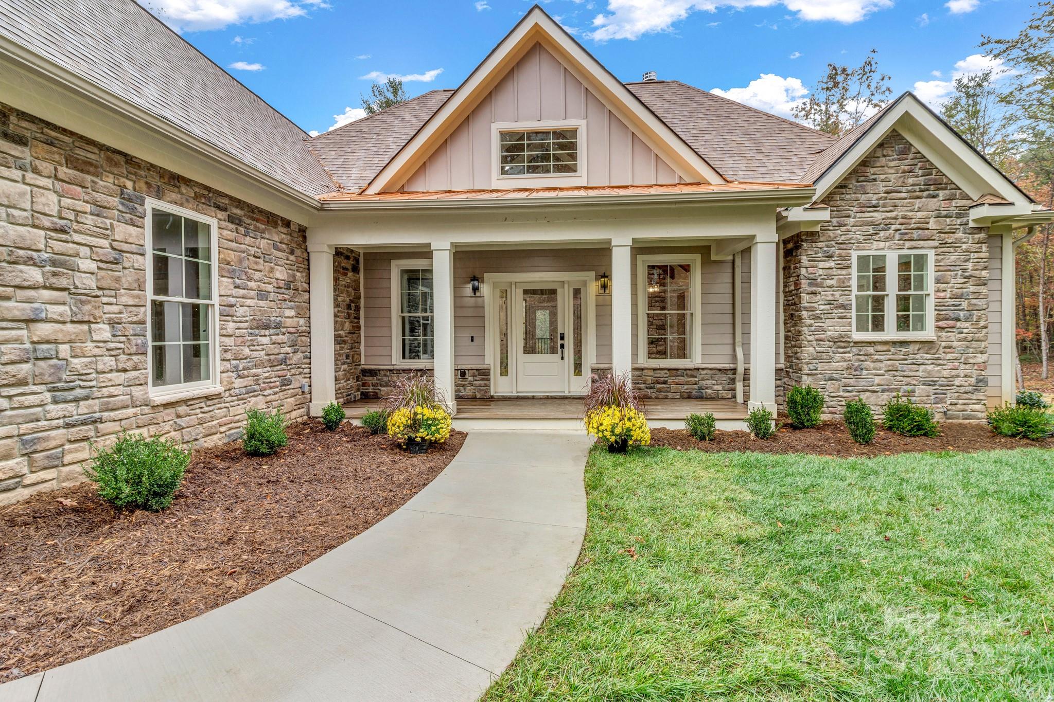 844 Settlers Trail — Mars Hill