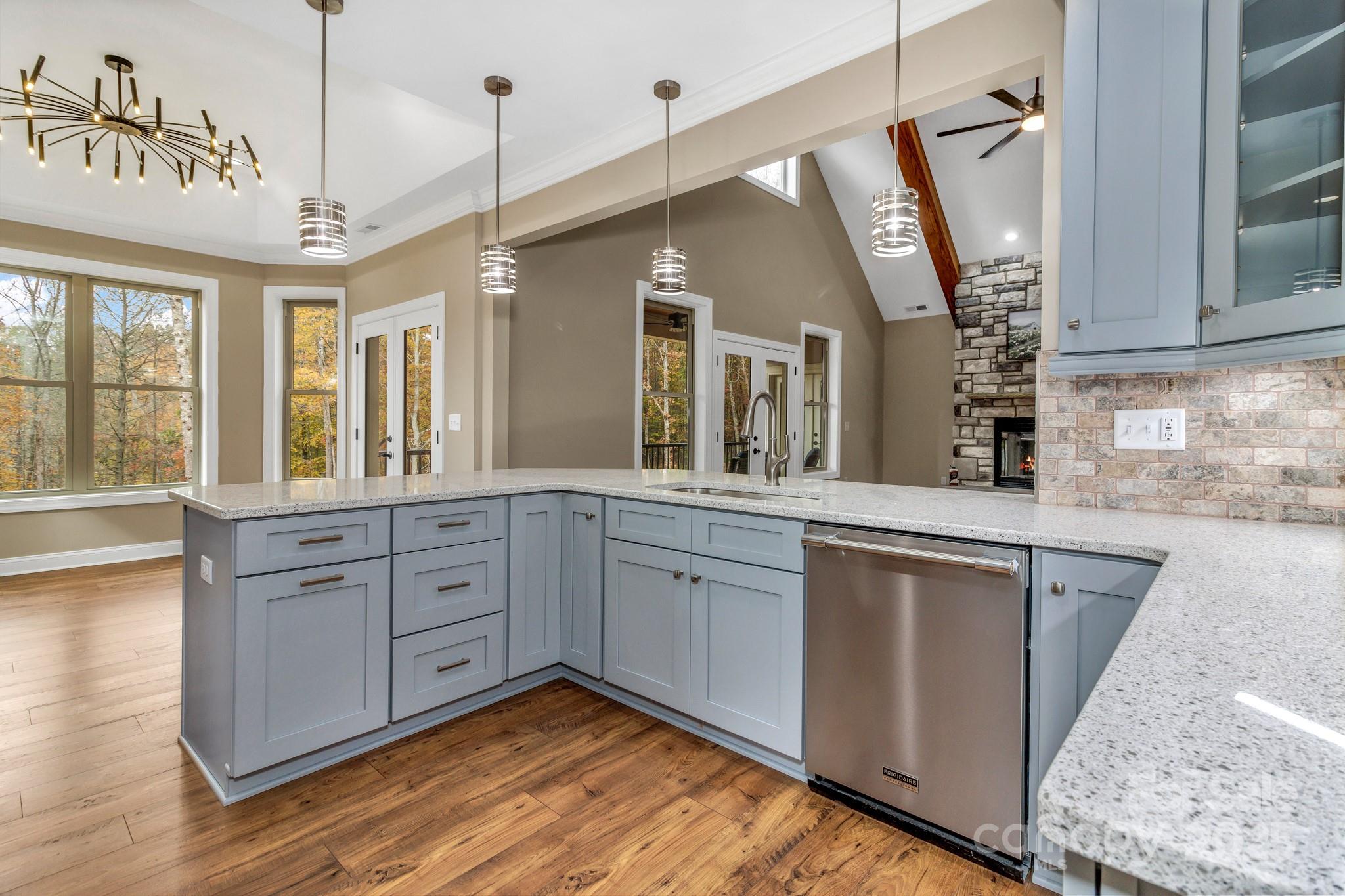 844 Settlers Trail — Mars Hill