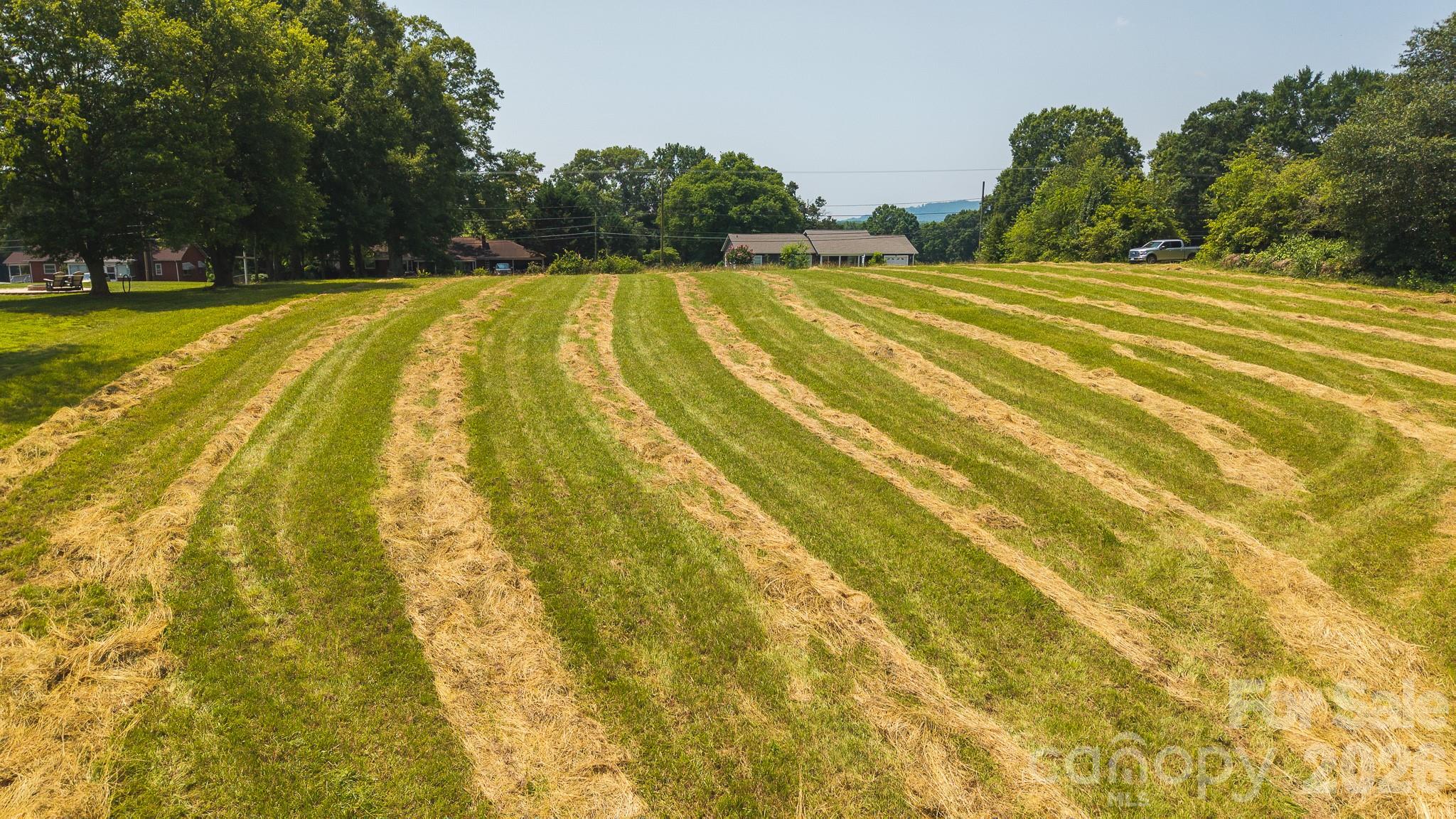 1040 NC 90 Highway W — Taylorsville
