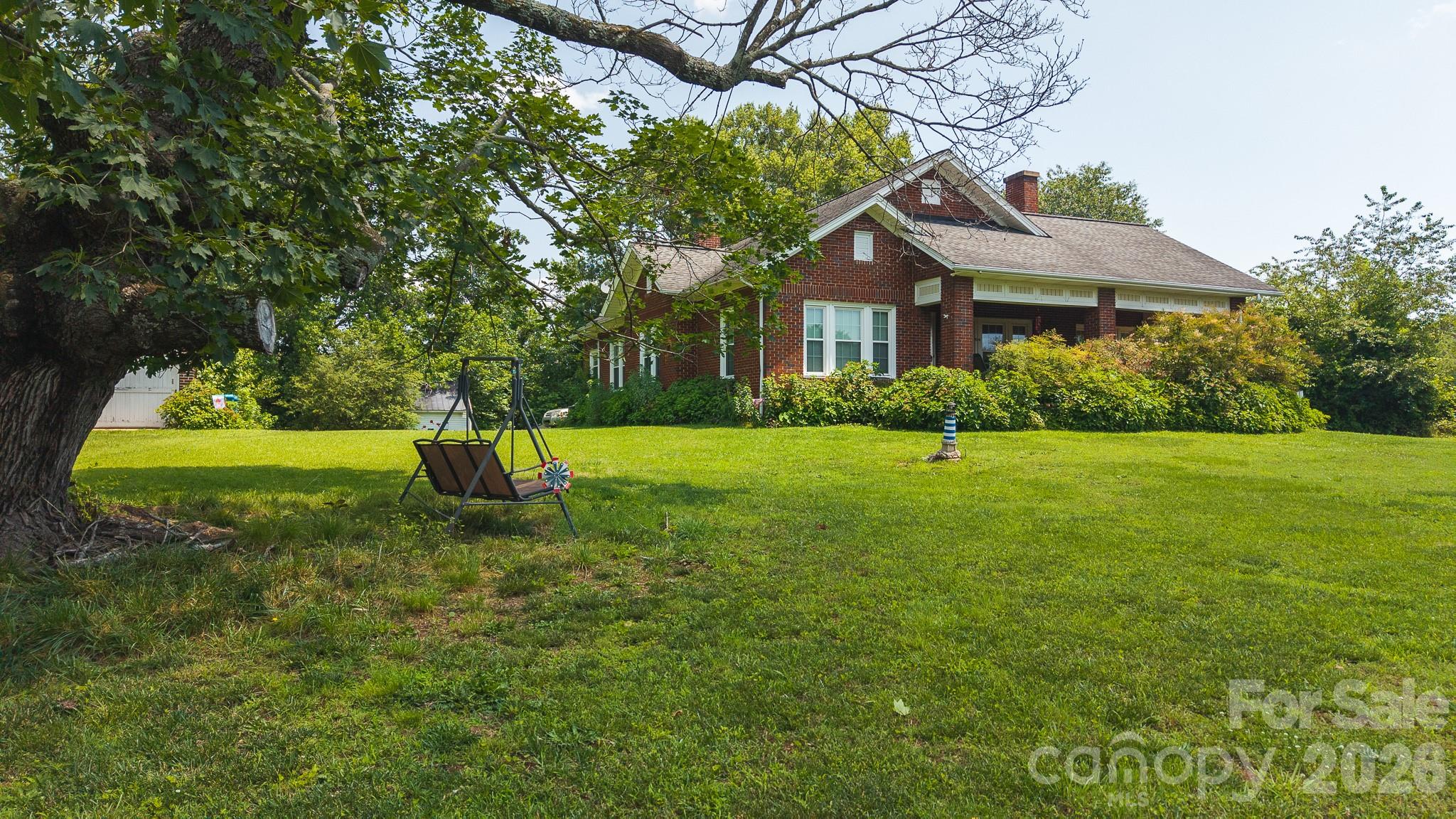 1040 NC 90 Highway W — Taylorsville