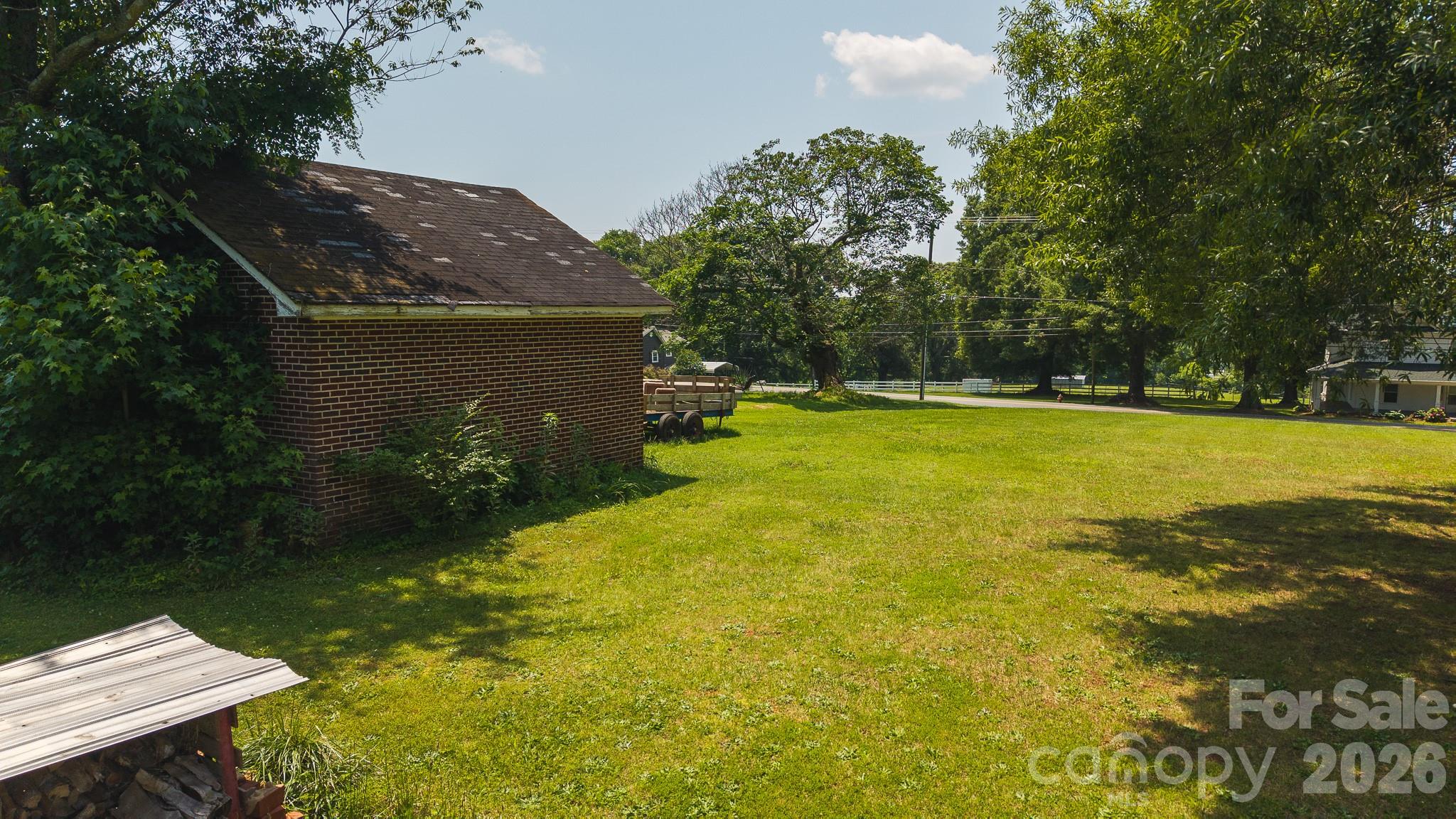 1040 NC 90 Highway W — Taylorsville
