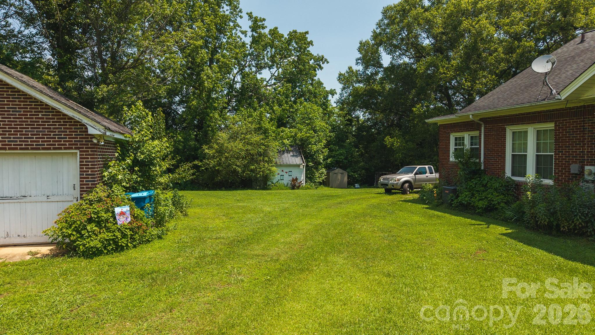 1040 NC 90 Highway W — Taylorsville