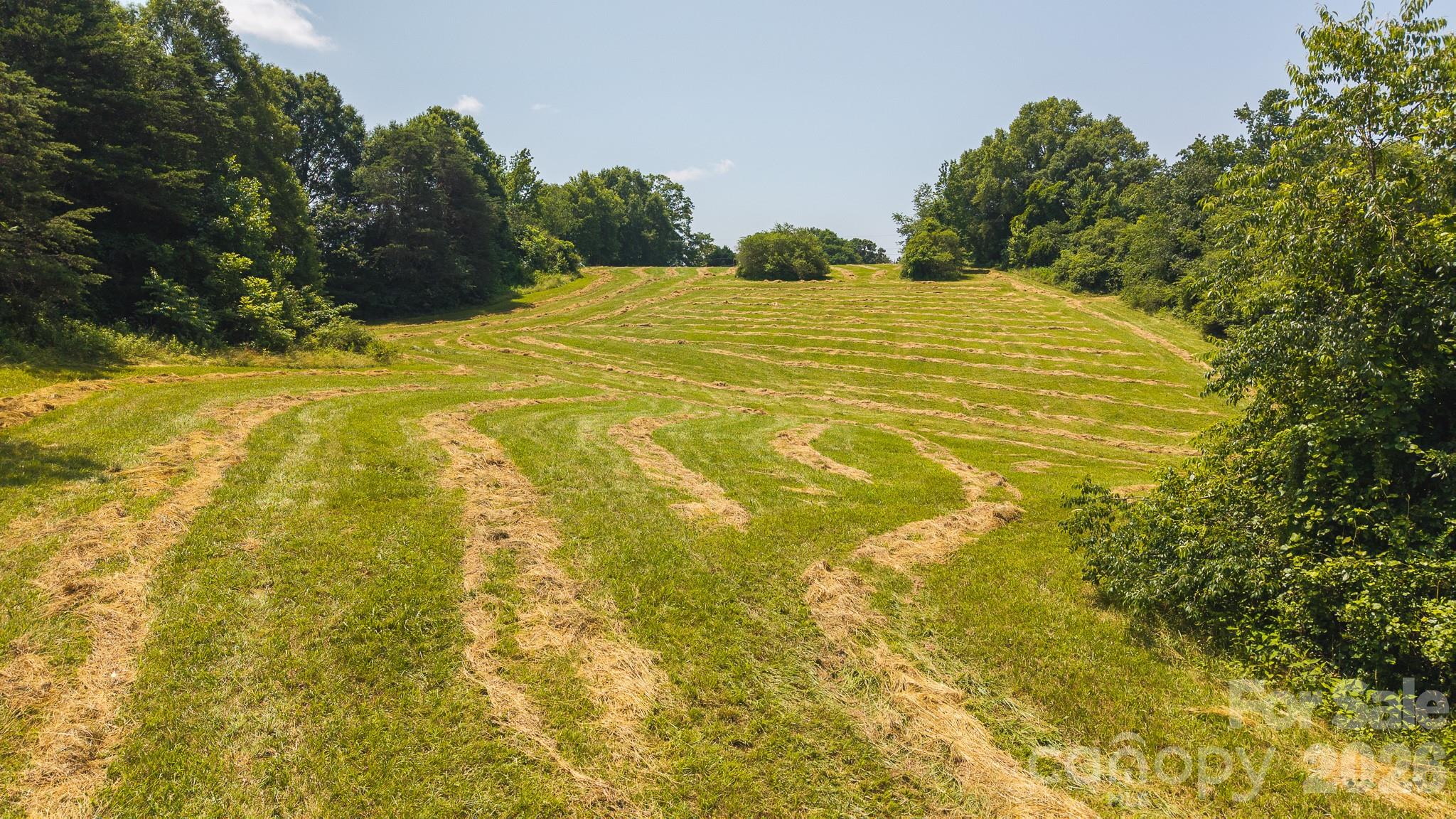 1040 NC 90 Highway W — Taylorsville