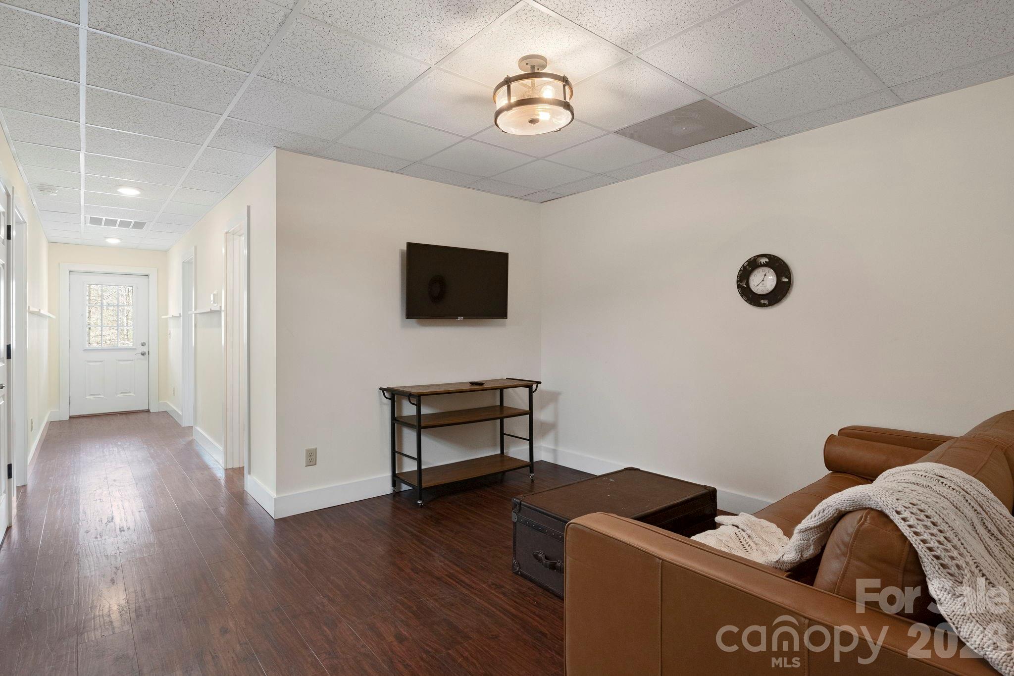 19 Frontier Court — Asheville