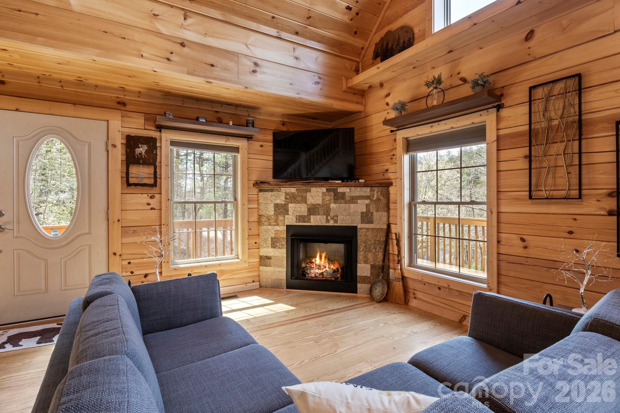 19 Frontier Court — Asheville