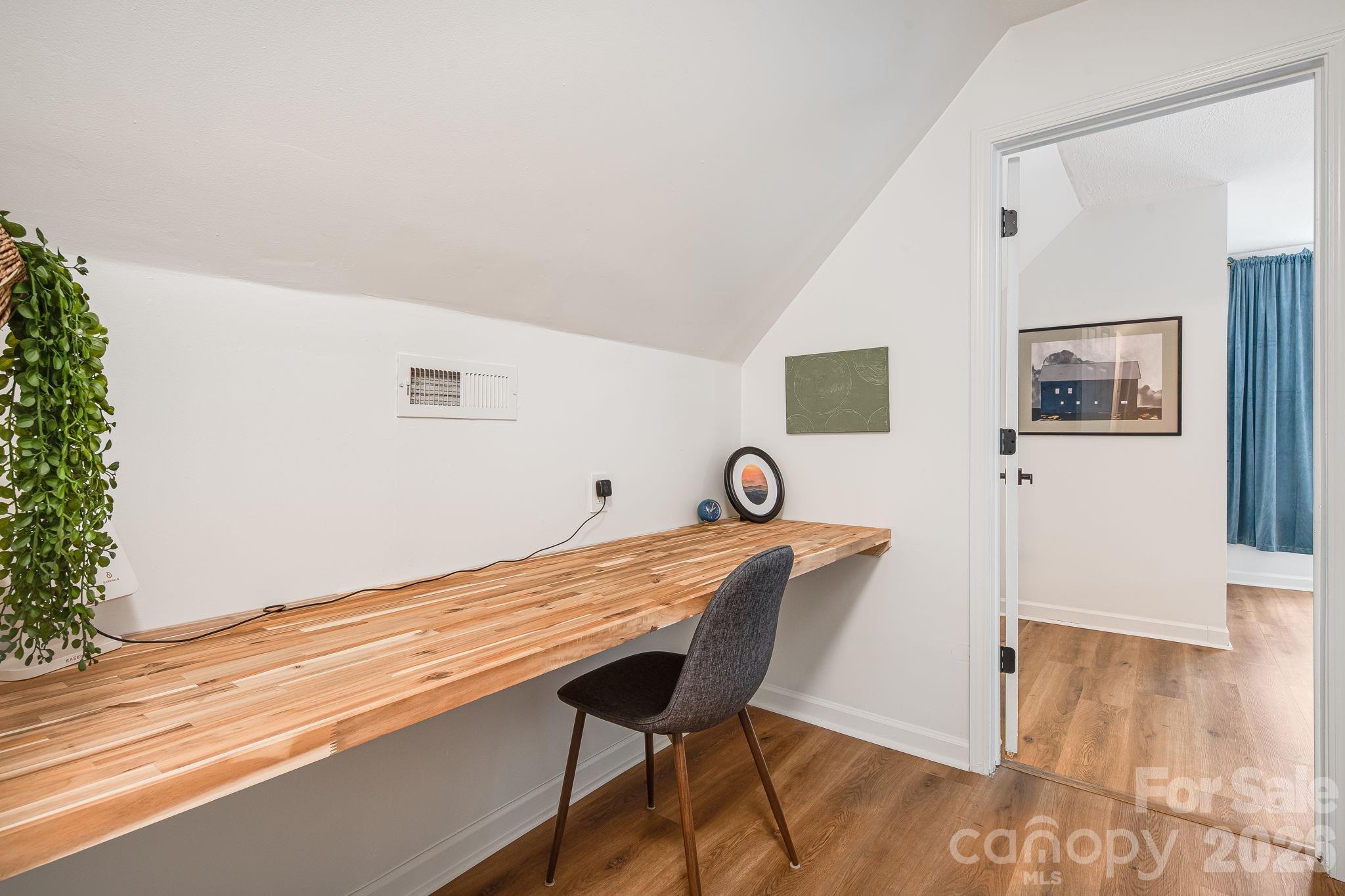 101 McFalls Road — Asheville