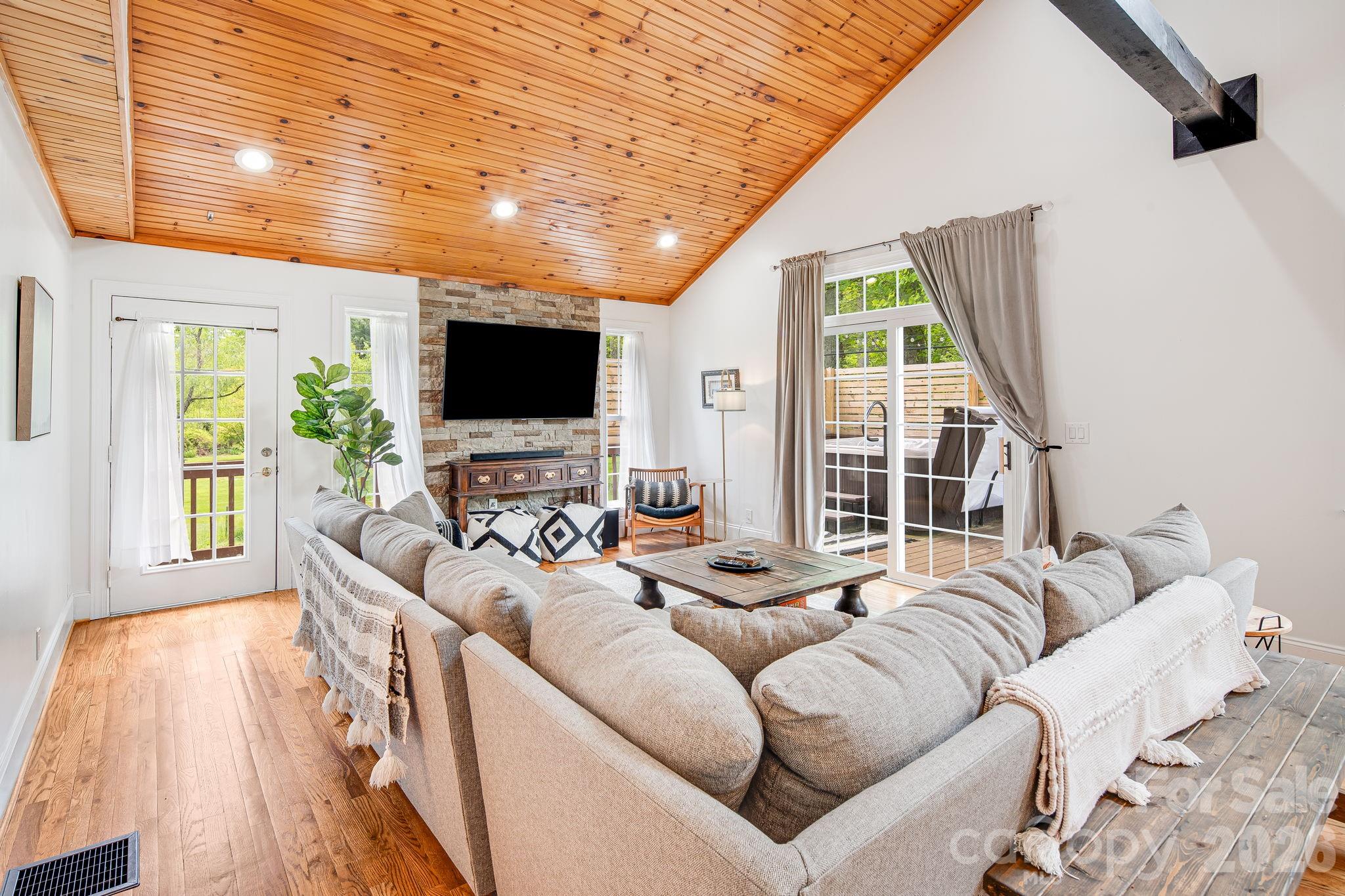101 McFalls Road — Asheville