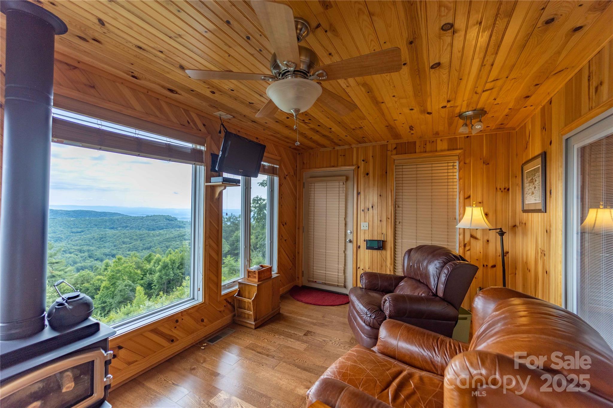 1053 Rich Hill Mountain Road — Glade Valley