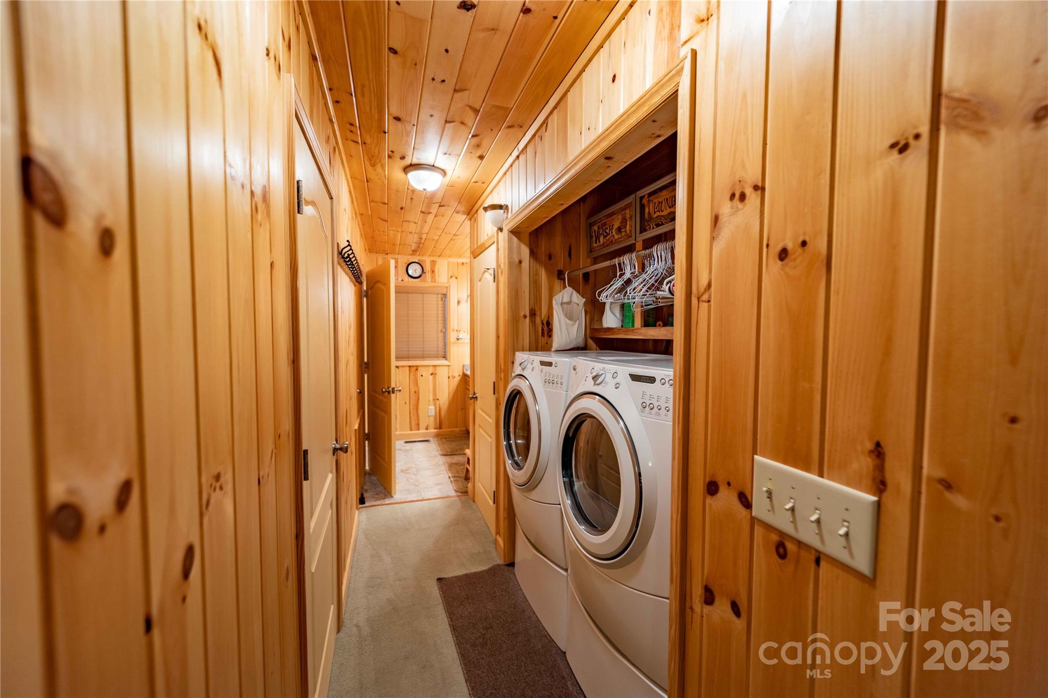 1053 Rich Hill Mountain Road — Glade Valley