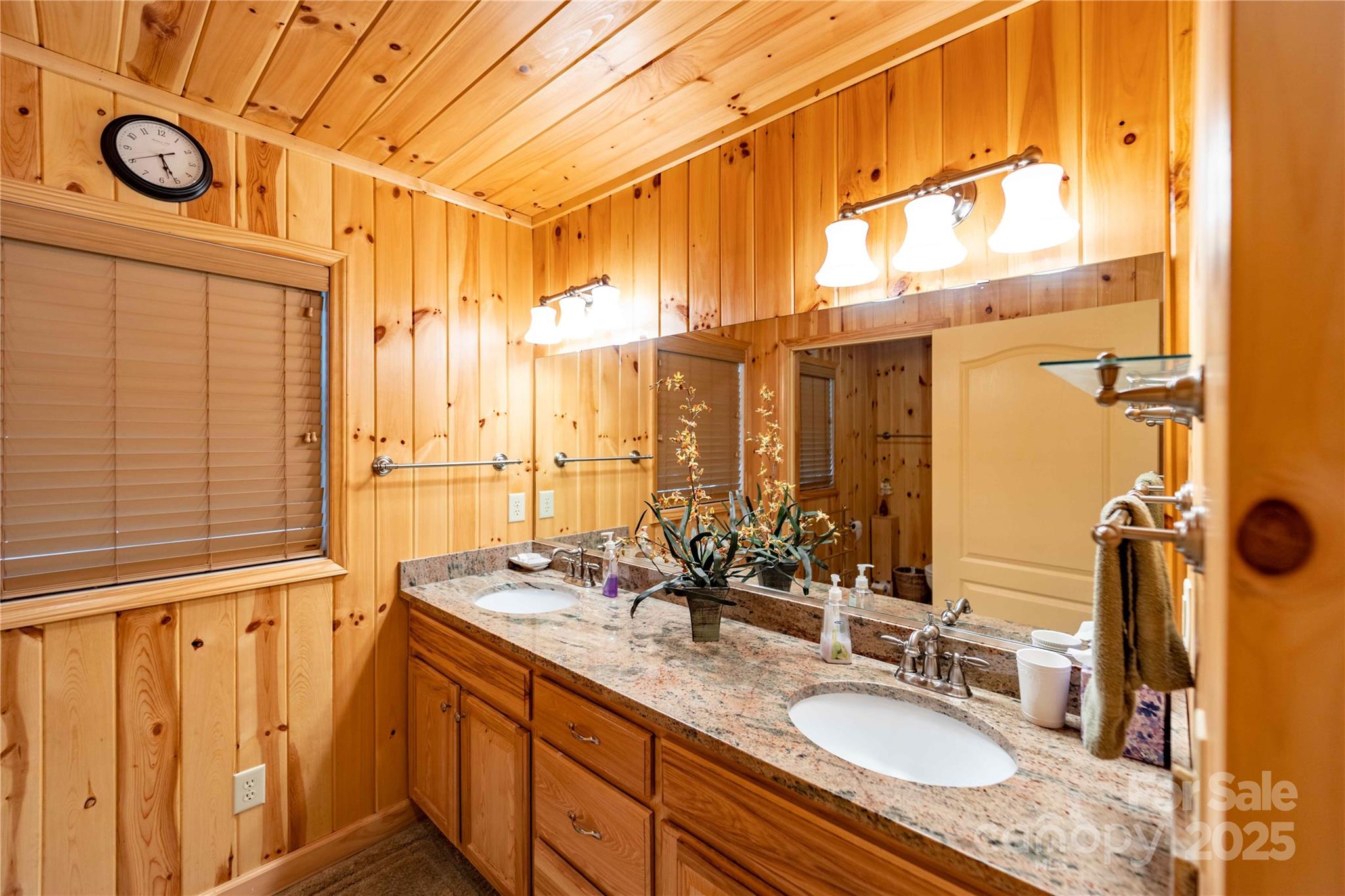 1053 Rich Hill Mountain Road — Glade Valley