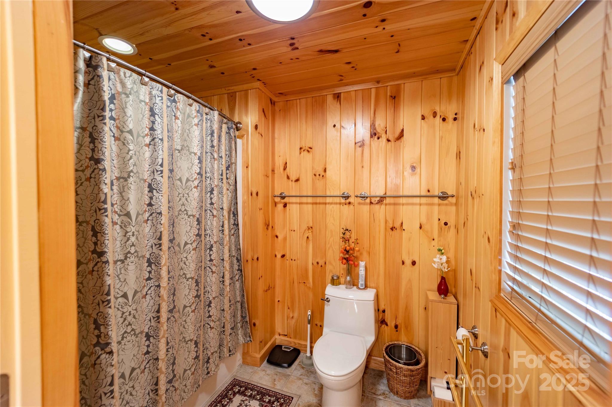 1053 Rich Hill Mountain Road — Glade Valley