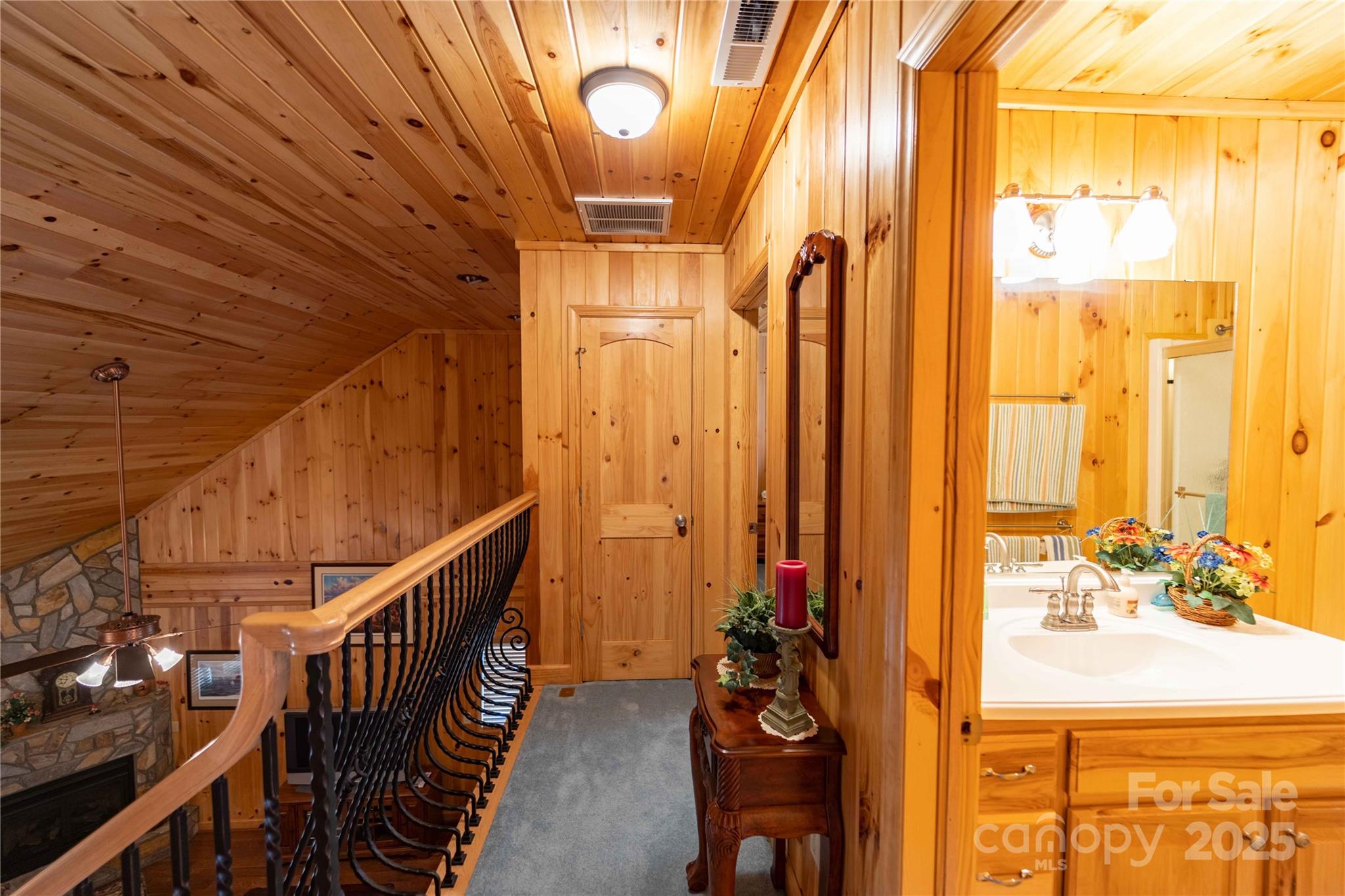 1053 Rich Hill Mountain Road — Glade Valley