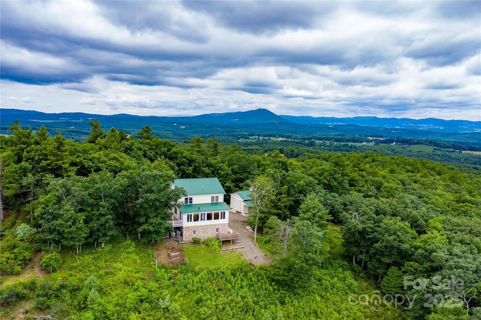 1053 Rich Hill Mountain Road — Glade Valley