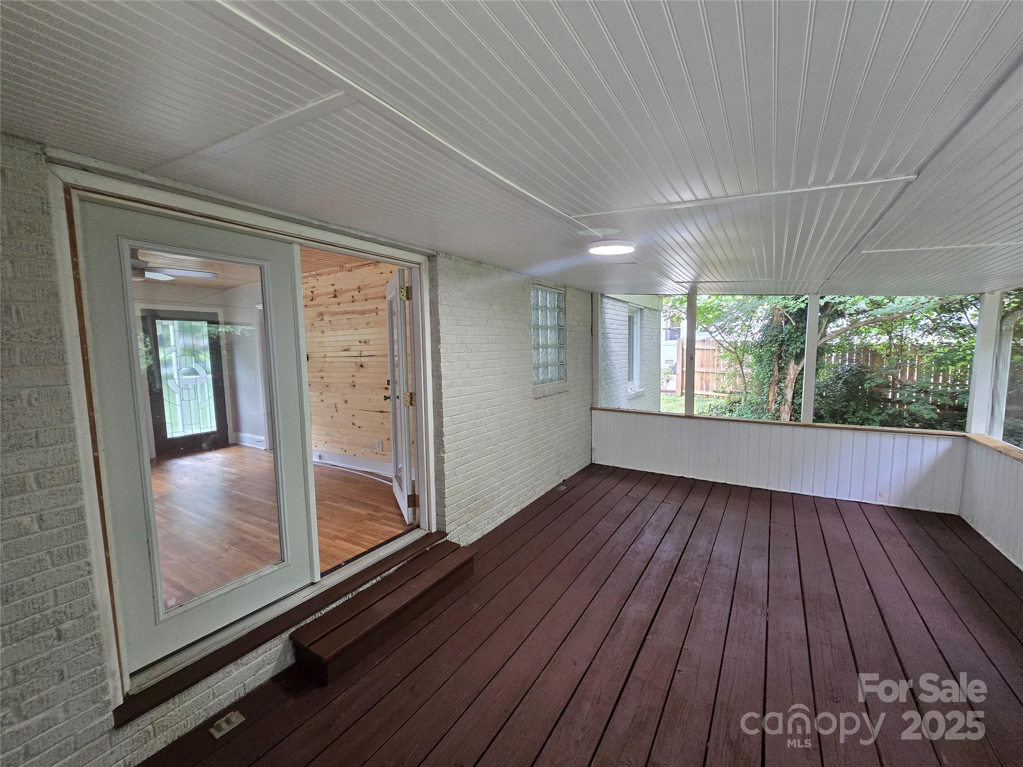 1733 Merry Oaks Road — Charlotte