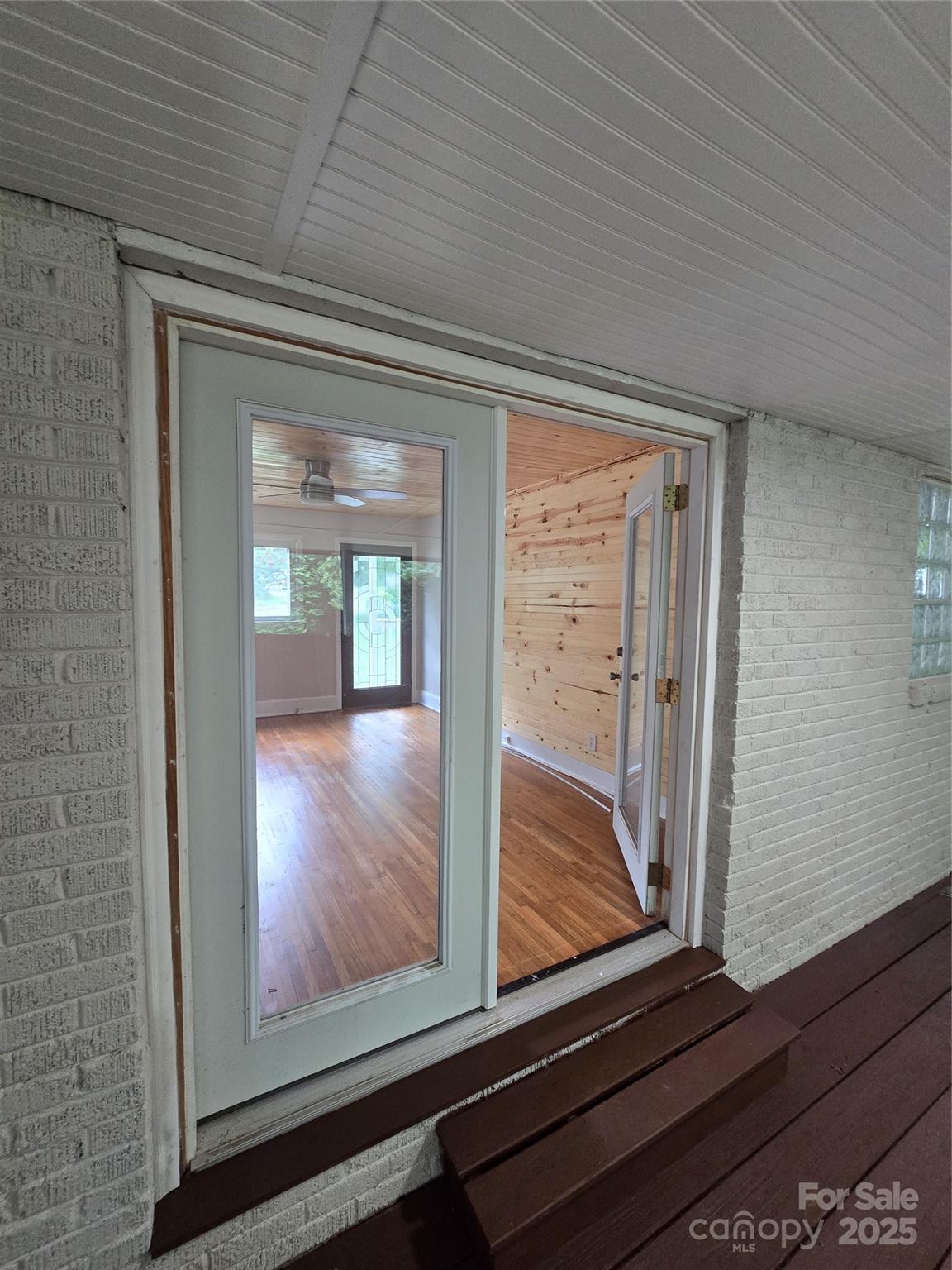 1733 Merry Oaks Road — Charlotte