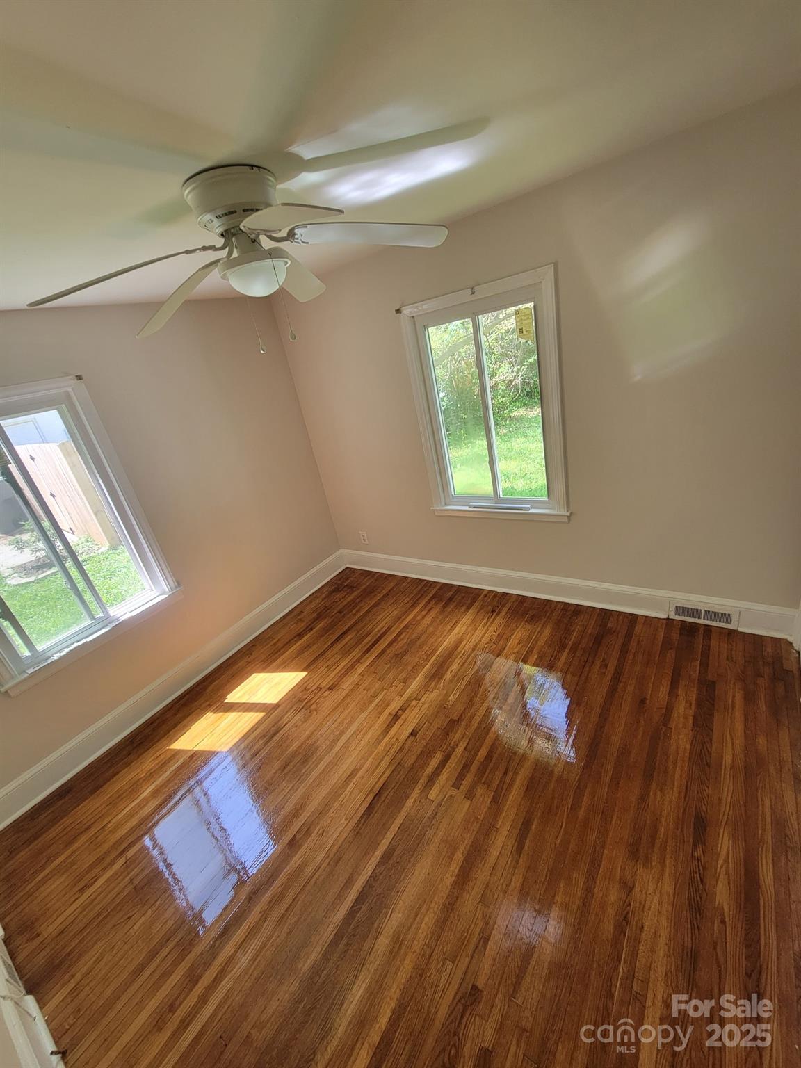 1733 Merry Oaks Road — Charlotte