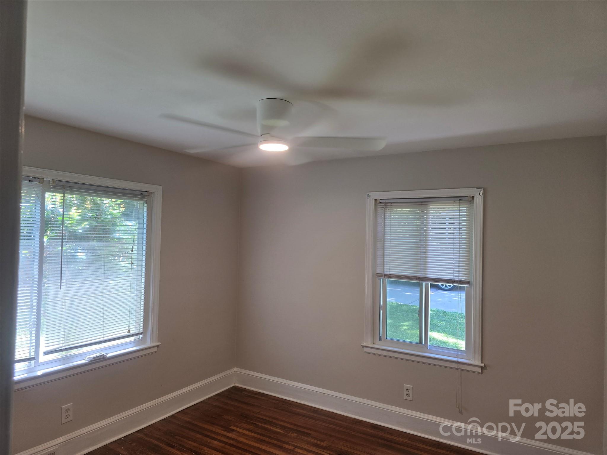 1733 Merry Oaks Road — Charlotte