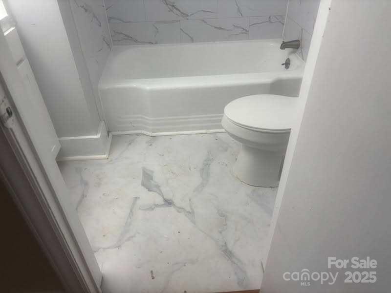 1733 Merry Oaks Road — Charlotte