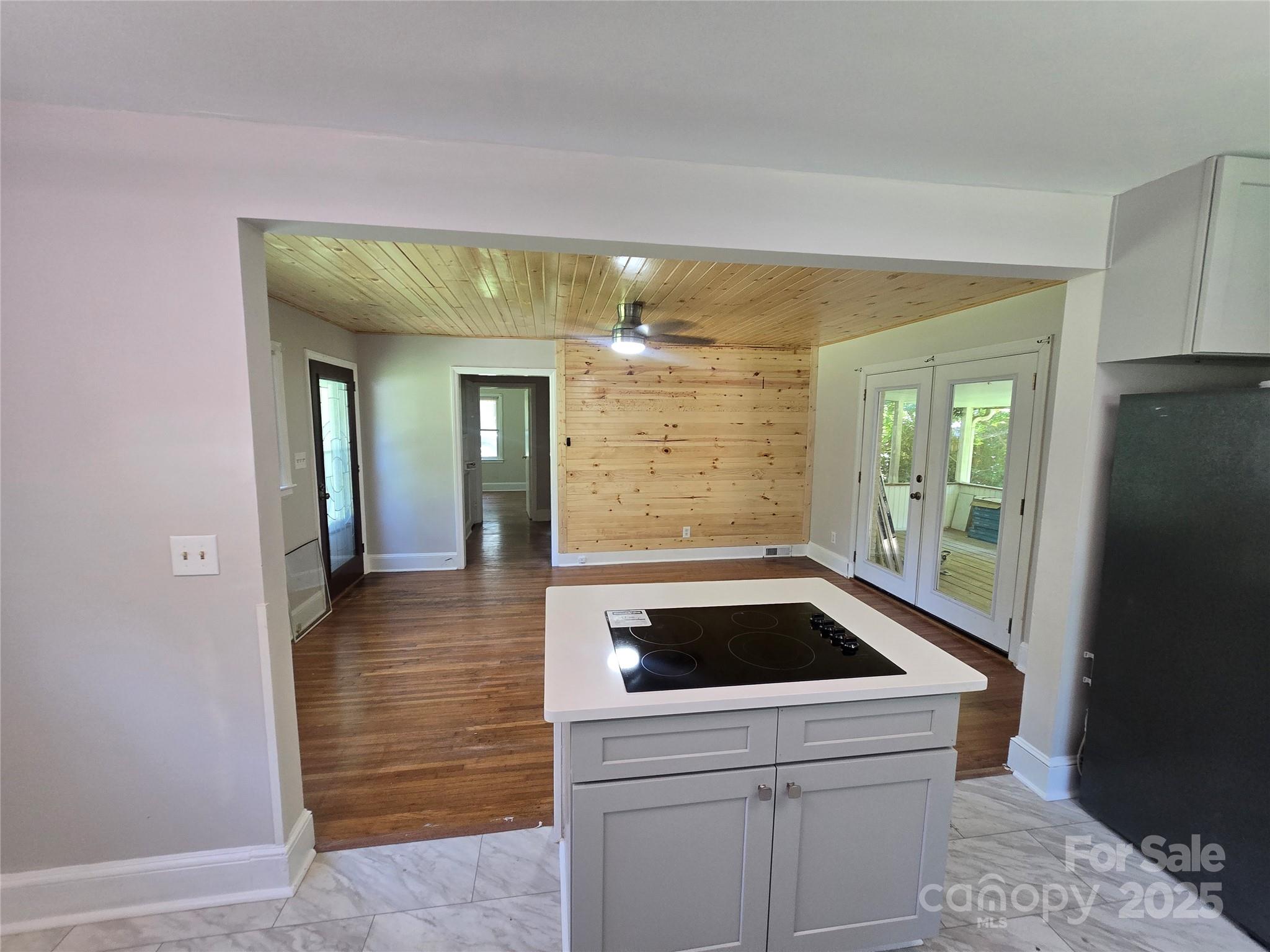 1733 Merry Oaks Road — Charlotte