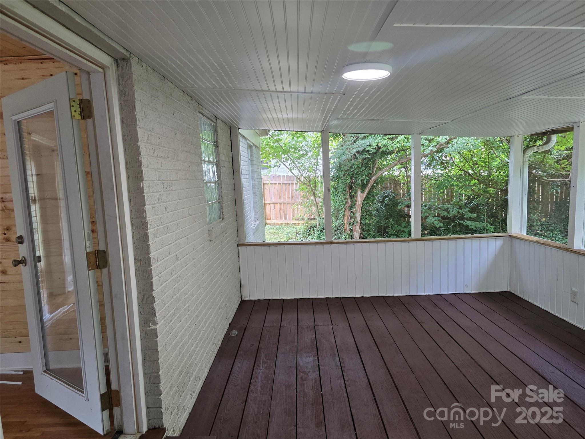 1733 Merry Oaks Road — Charlotte