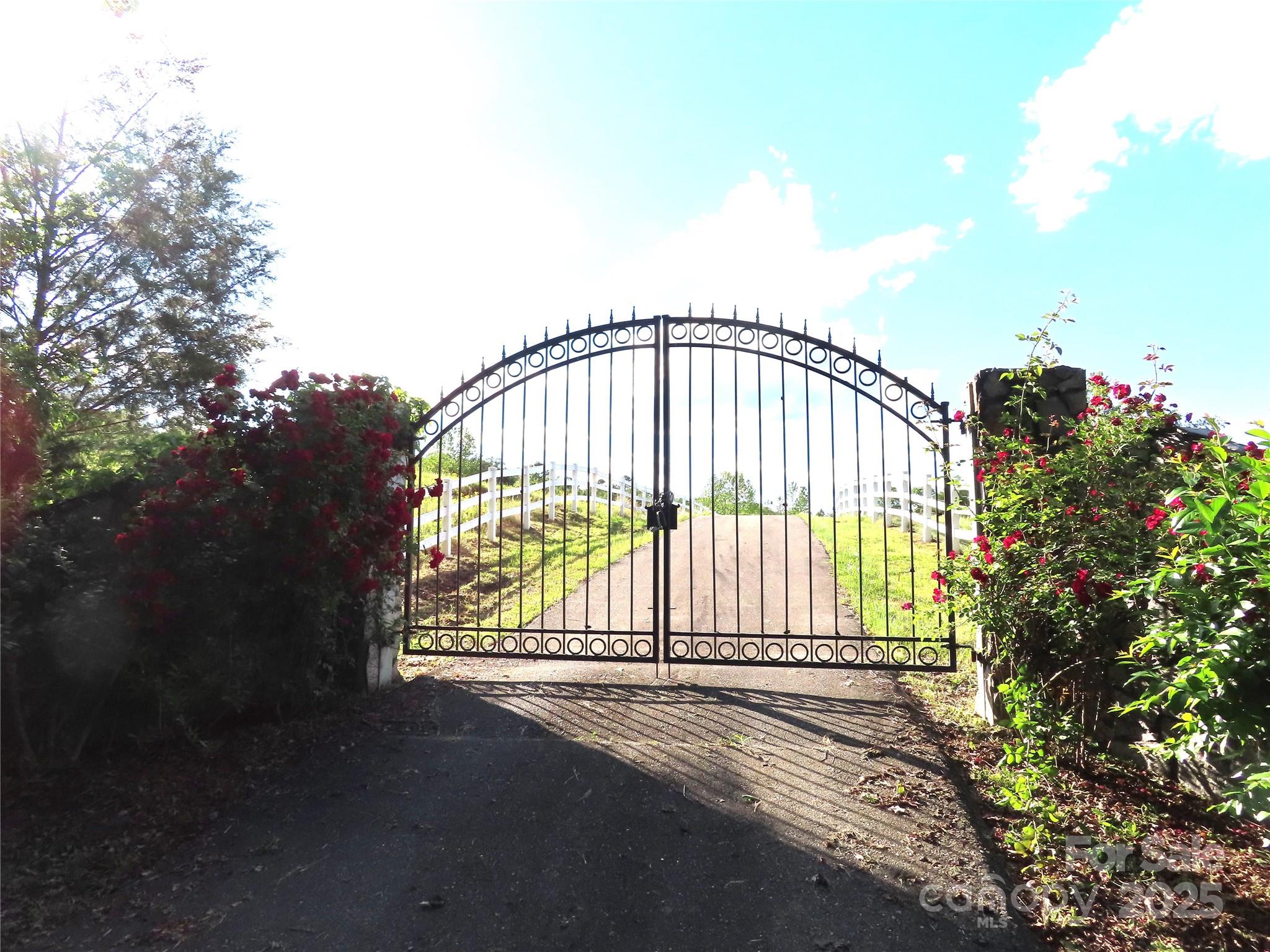 2530 Sharon Road — York