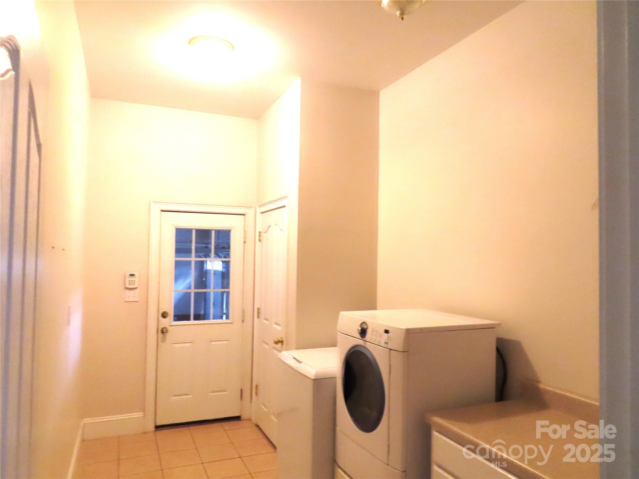 2530 Sharon Road — York