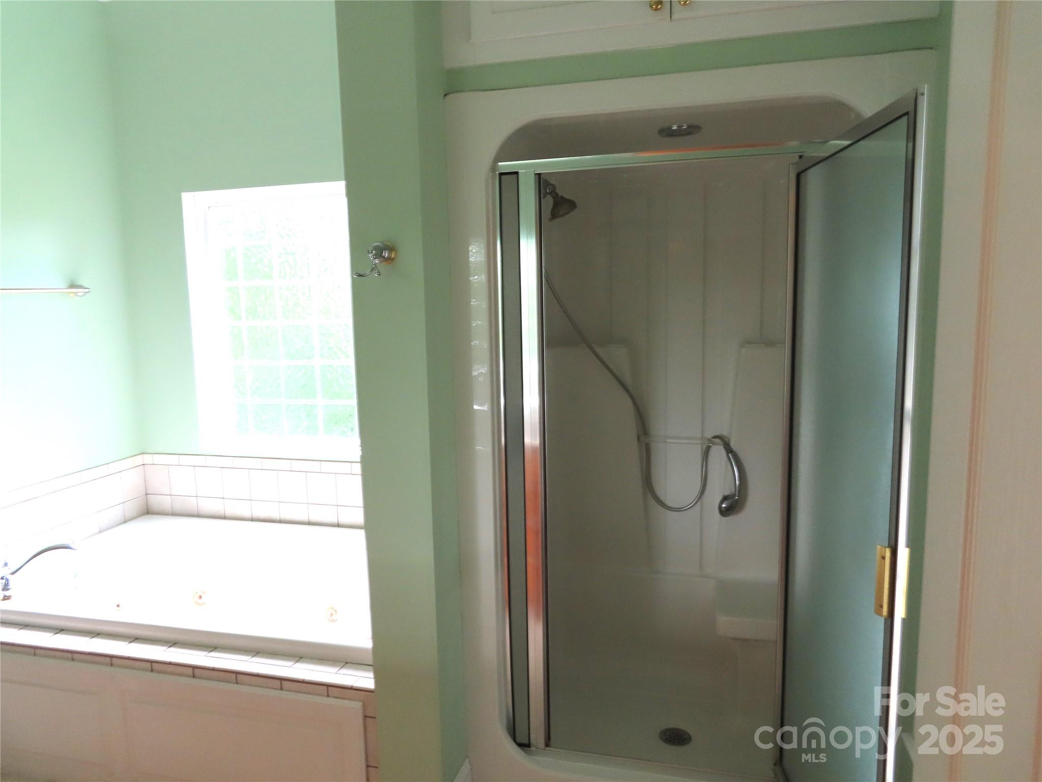 2530 Sharon Road — York