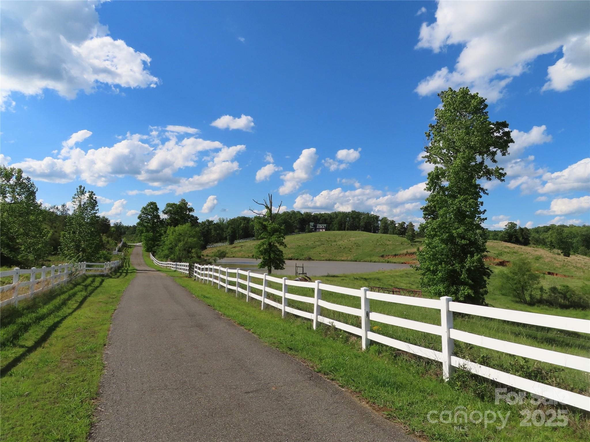 2530 Sharon Road — York