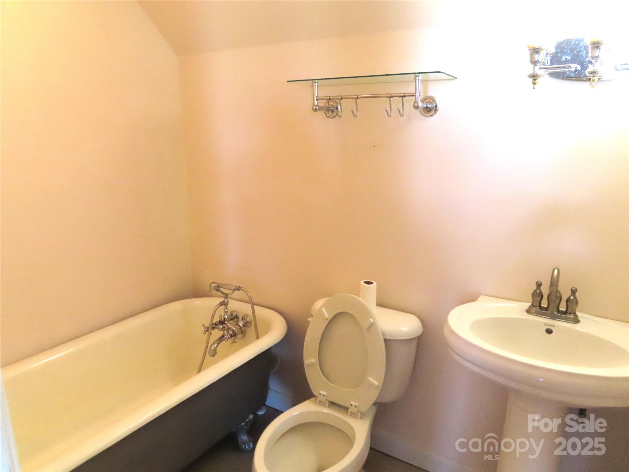 2530 Sharon Road — York