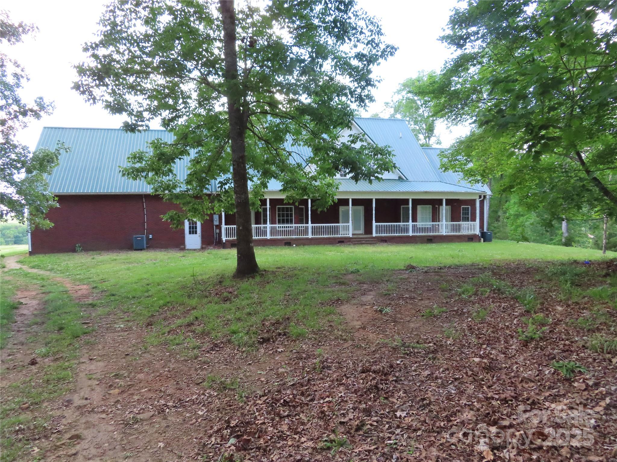 2530 Sharon Road — York