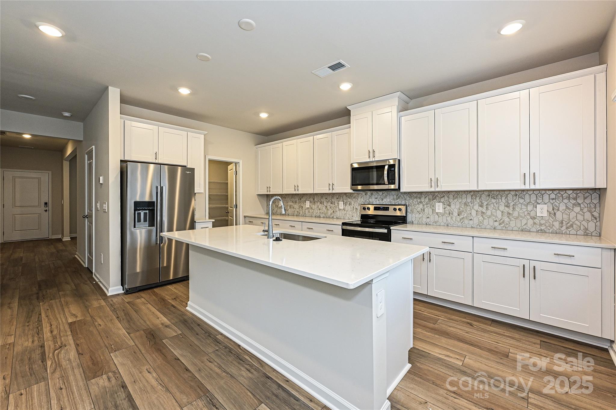 2159 Sunflower Circle — Newton