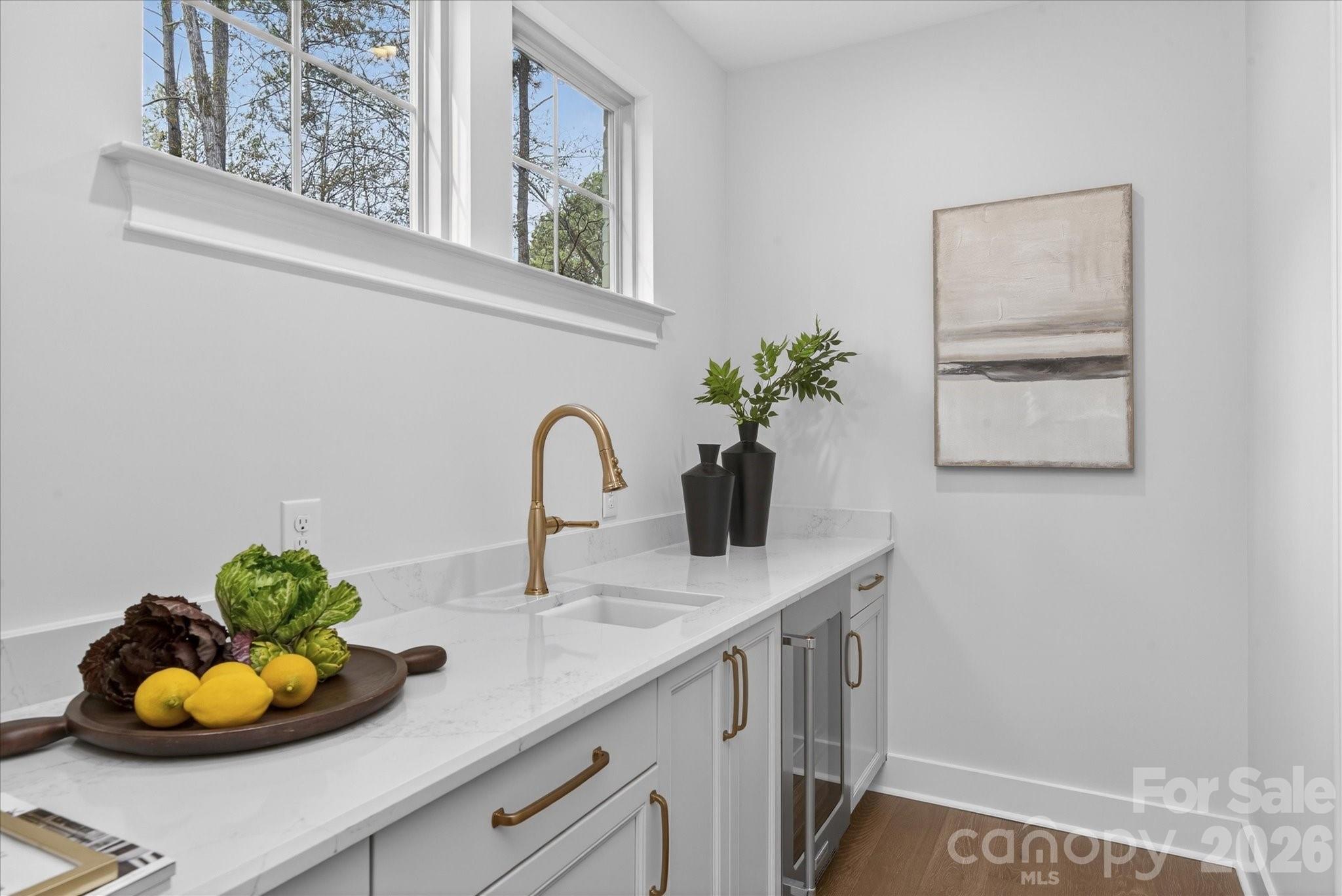 6274 Chimney Bluff Road — Lancaster