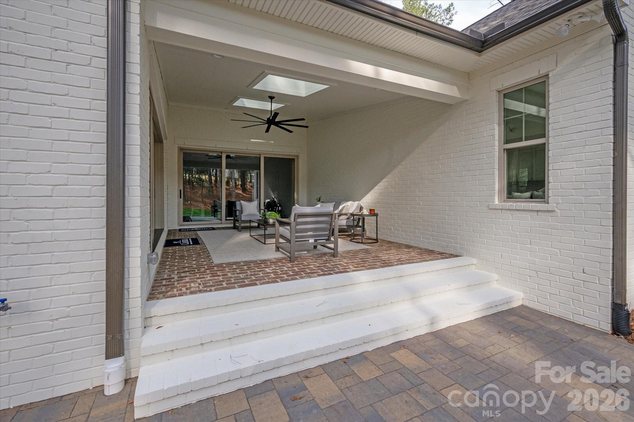 6274 Chimney Bluff Road — Lancaster