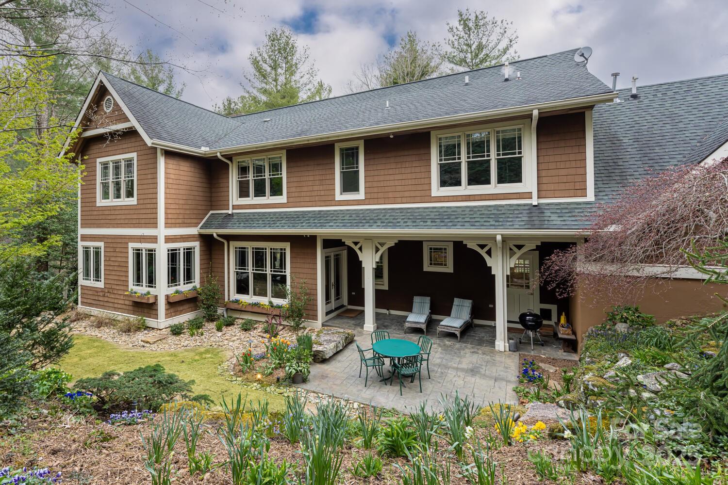 343 Racquet Club Road — Asheville
