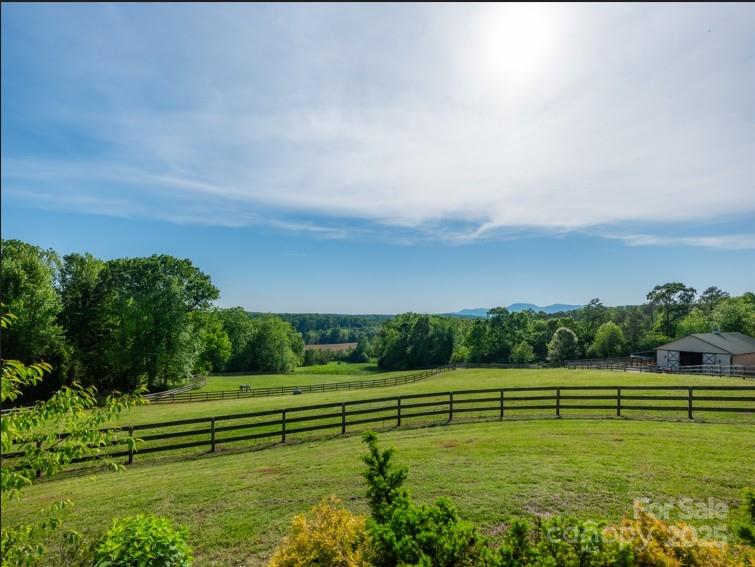2921 N Pacolet Road N — Landrum