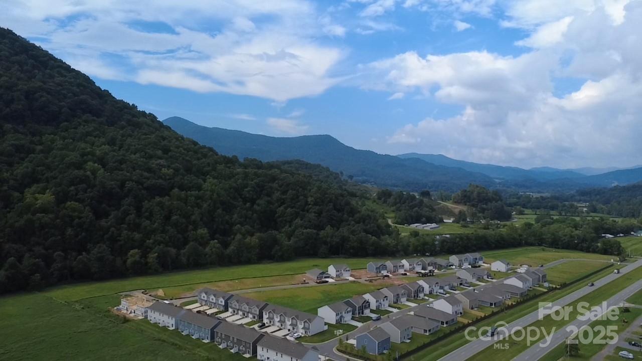 75 Creekwalk Lane — Waynesville