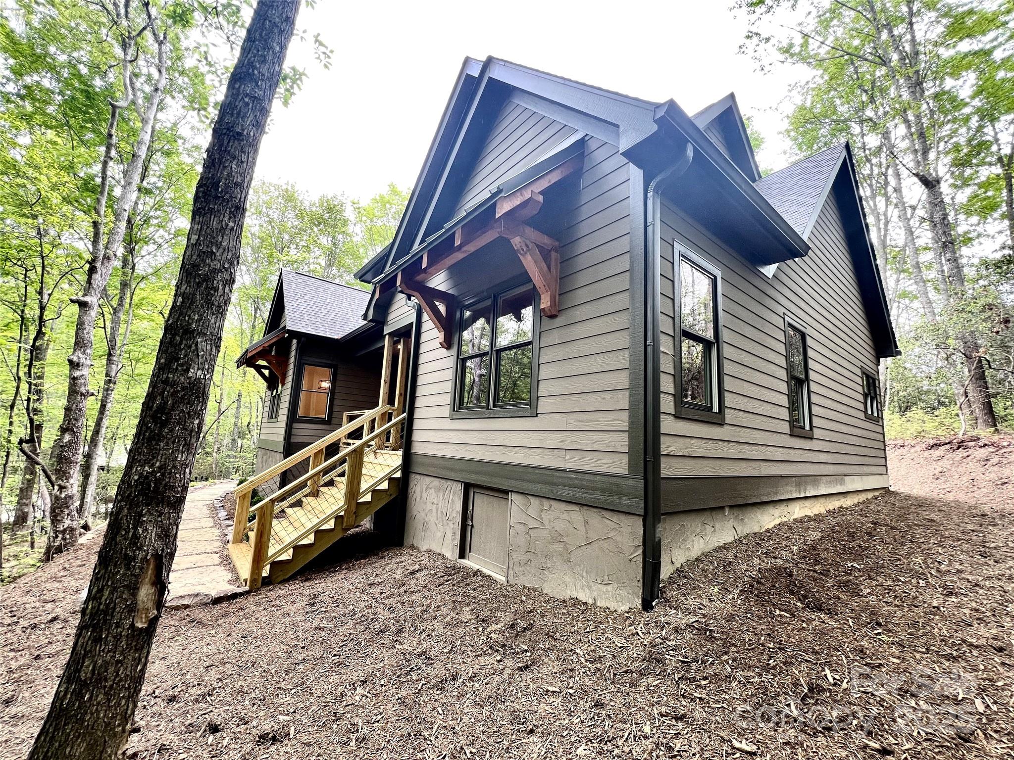 435 Soquili Drive — Brevard