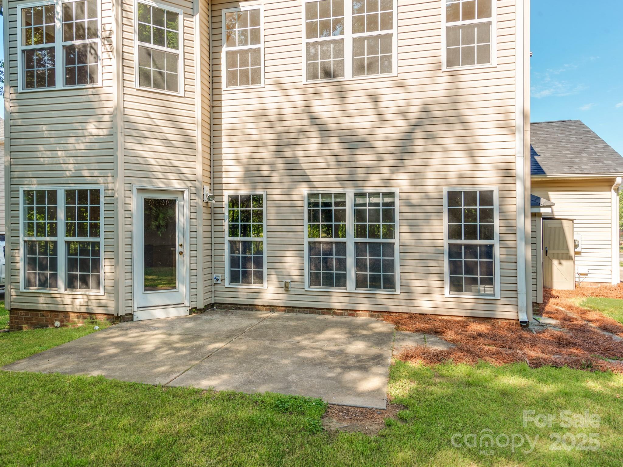 533 Montgrove Place NW — Concord