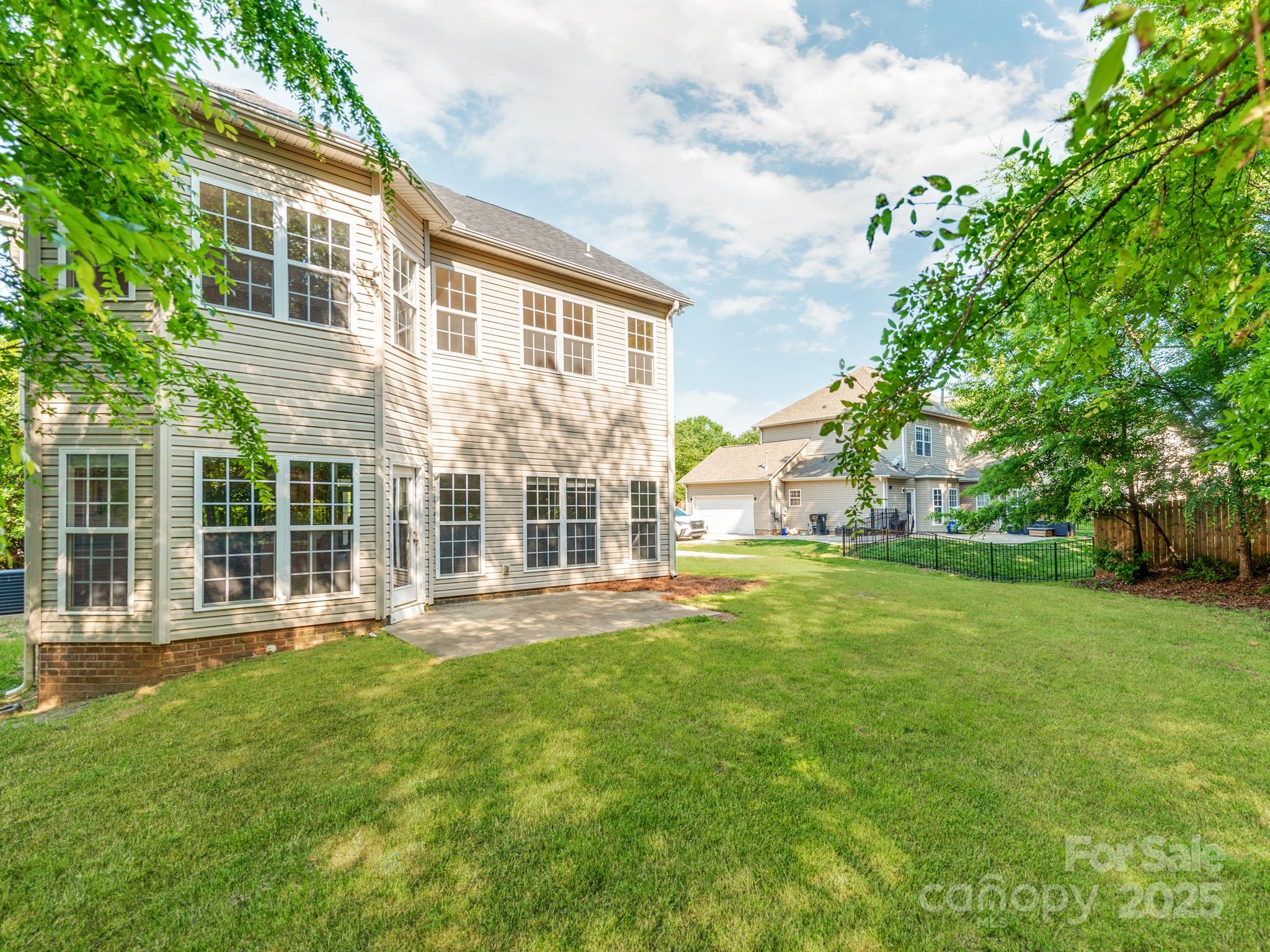 533 Montgrove Place NW — Concord
