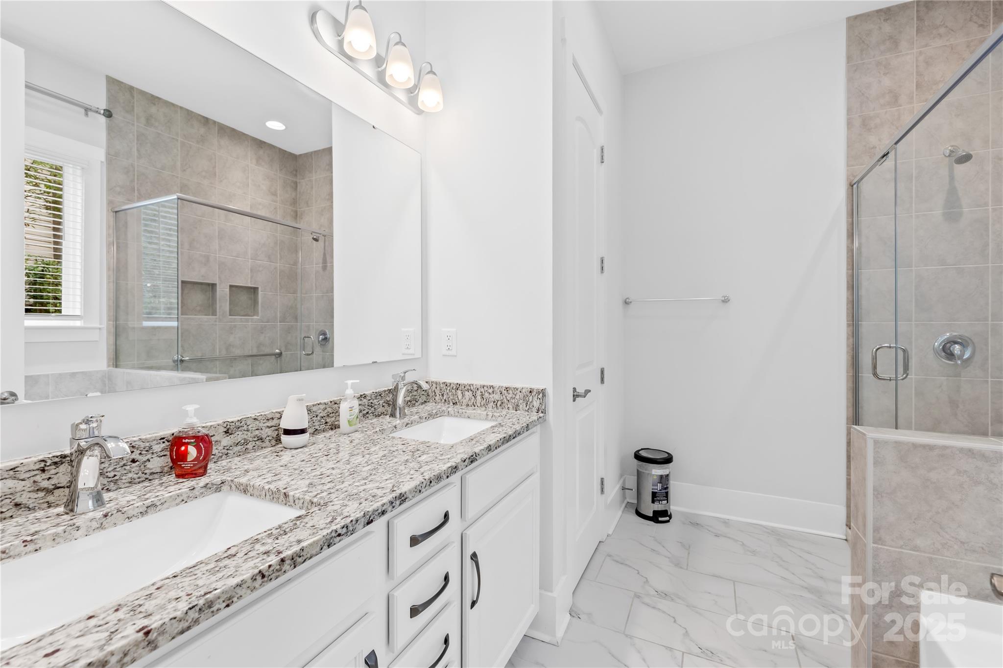 1727 grace Lane — Charlotte
