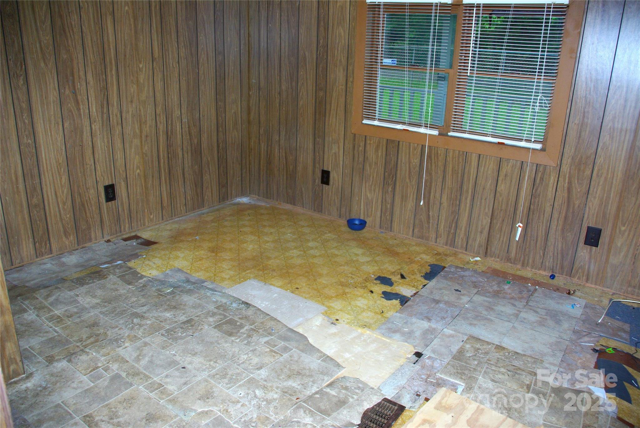 3225 Sawmill Road — Hickory Grove