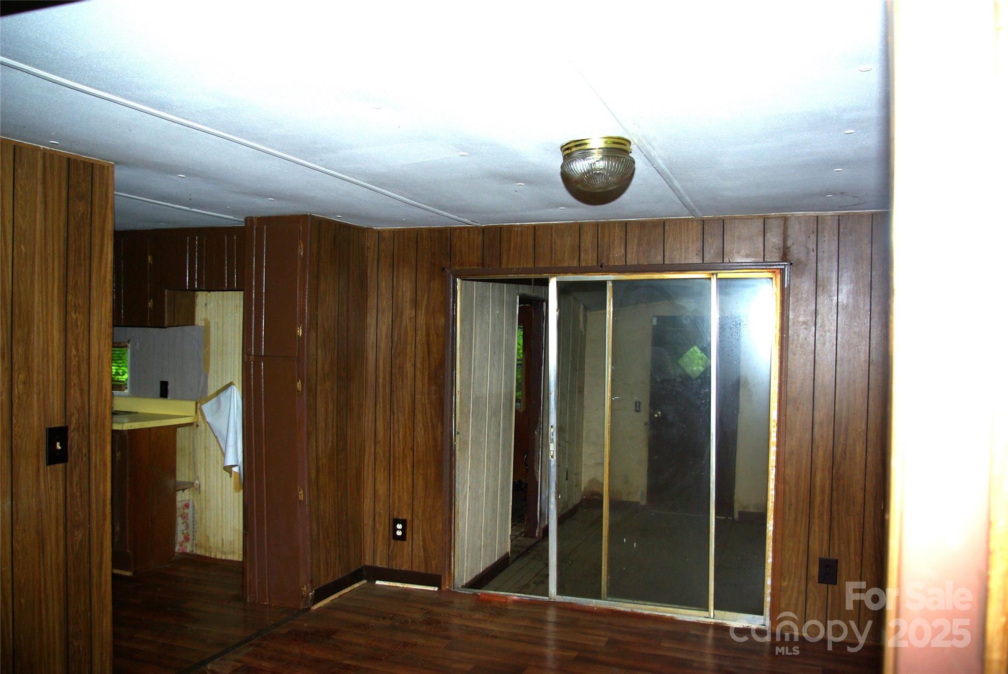 3225 Sawmill Road — Hickory Grove