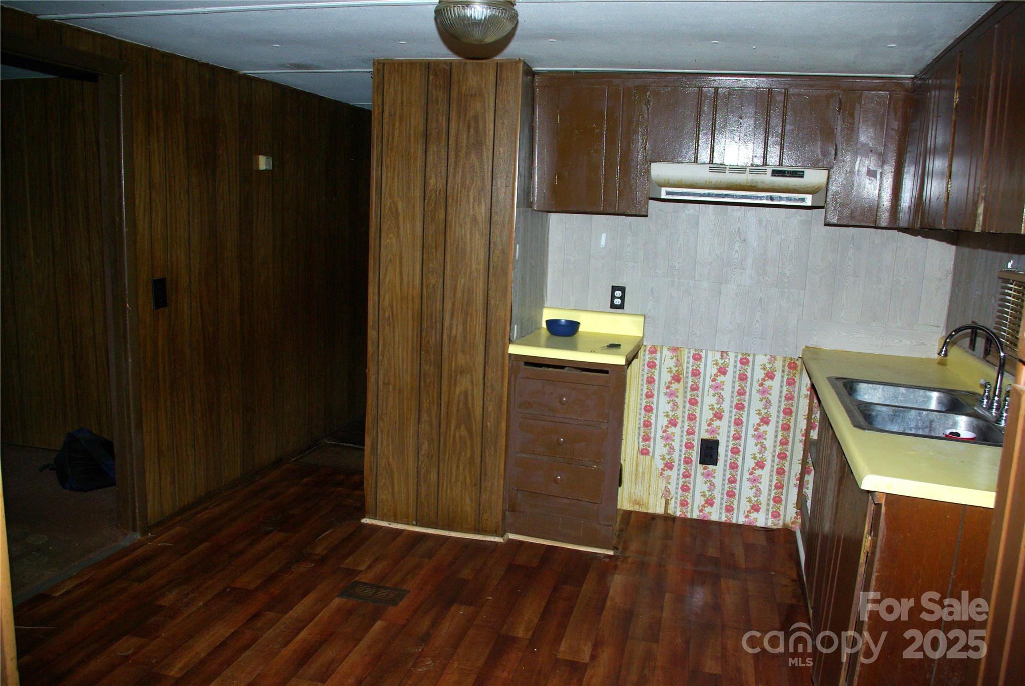3225 Sawmill Road — Hickory Grove