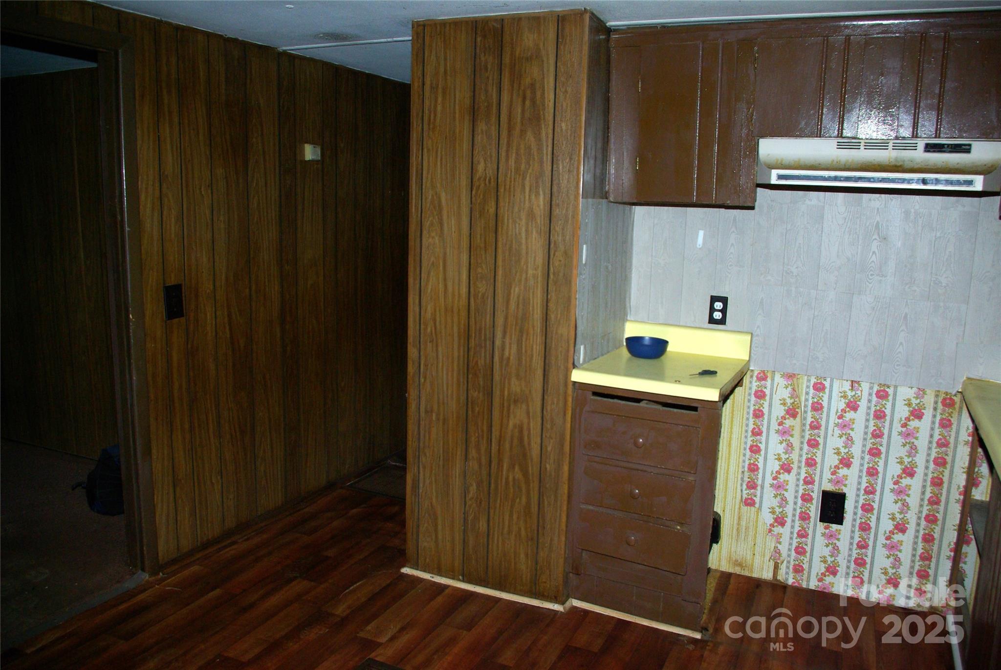 3225 Sawmill Road — Hickory Grove