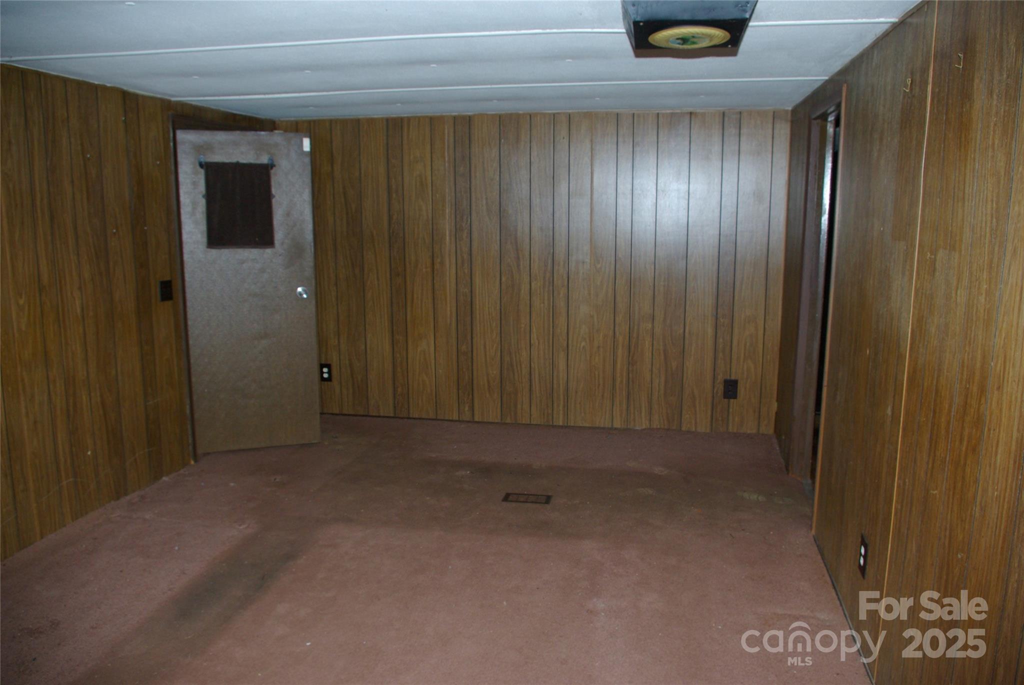3225 Sawmill Road — Hickory Grove